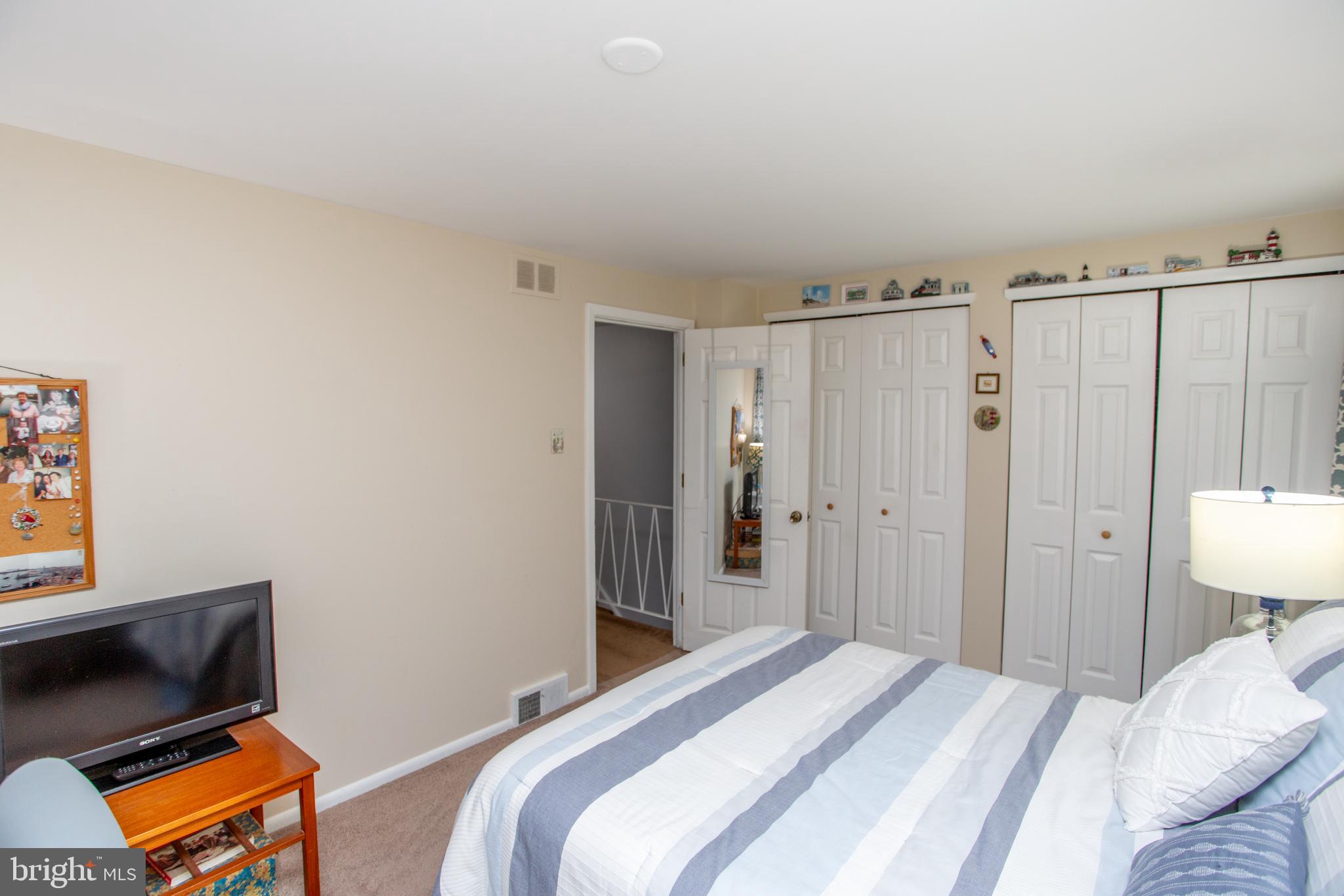 FOX CHASE - Residential