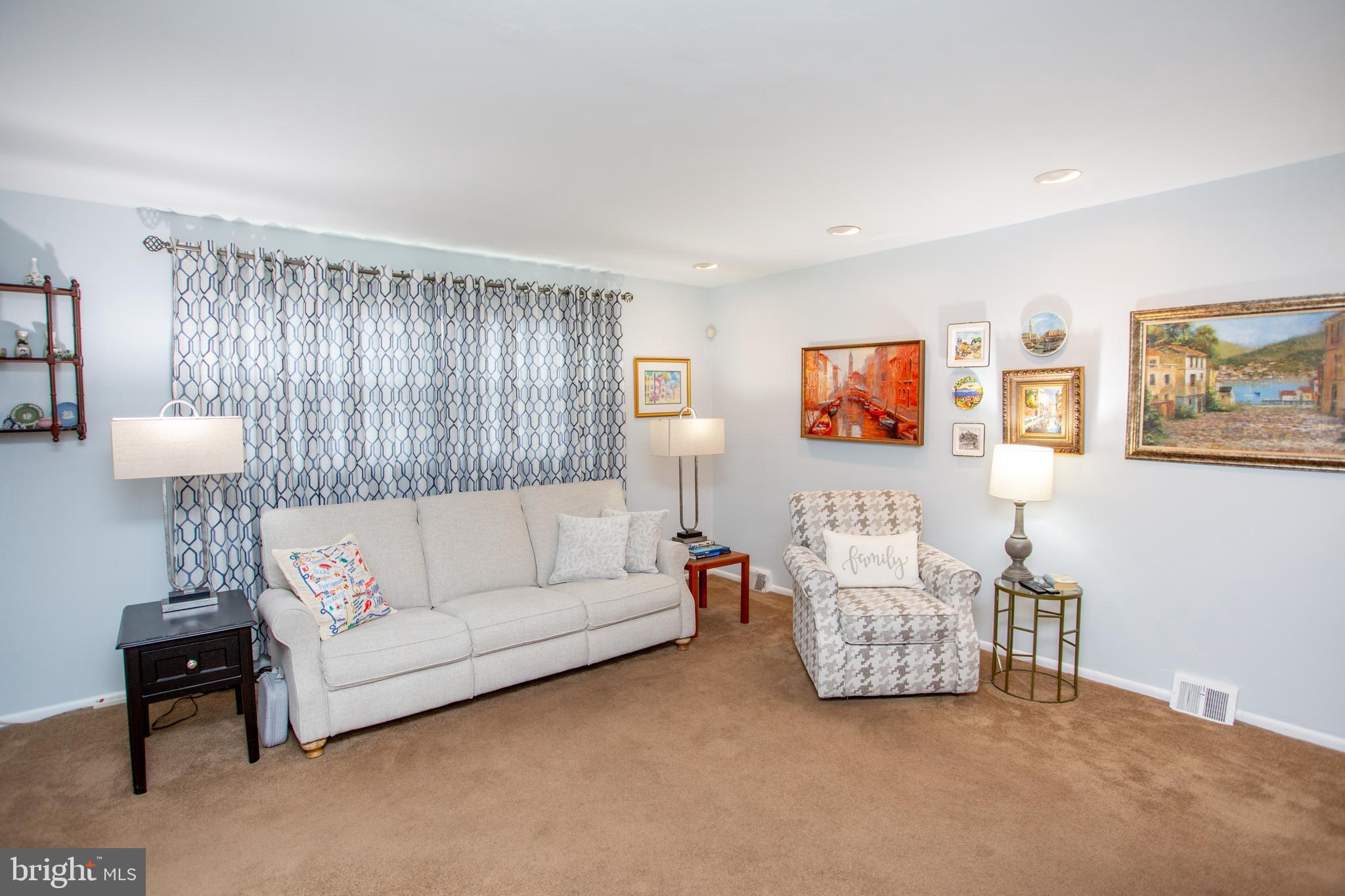 FOX CHASE - Residential