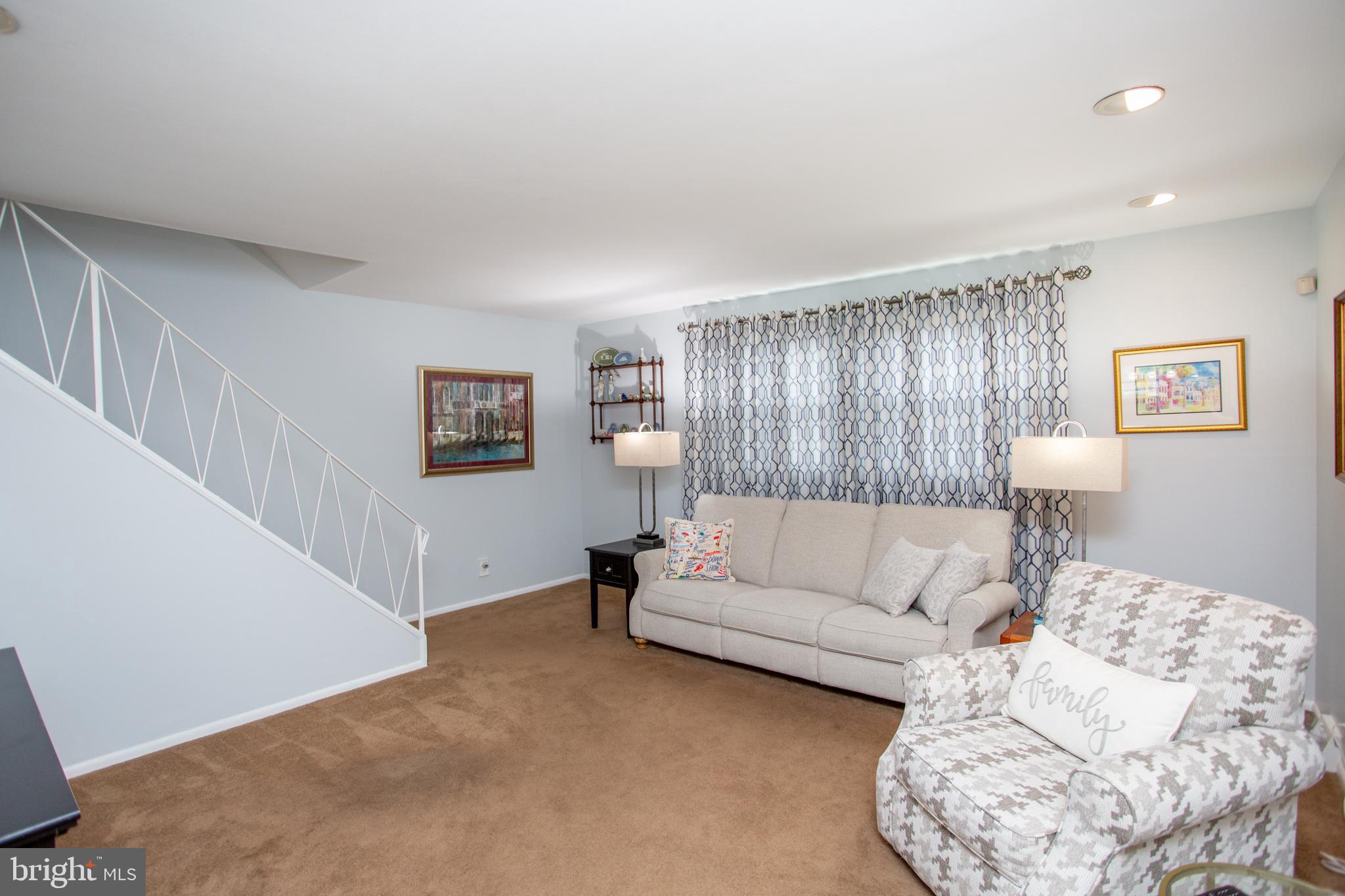 FOX CHASE - Residential