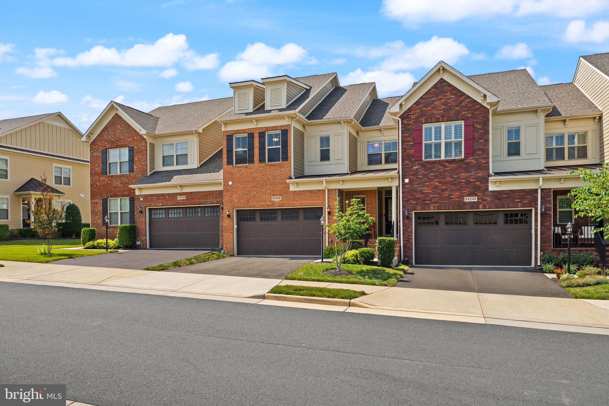 THE VISTAS AT LANSDOWNE - Residential