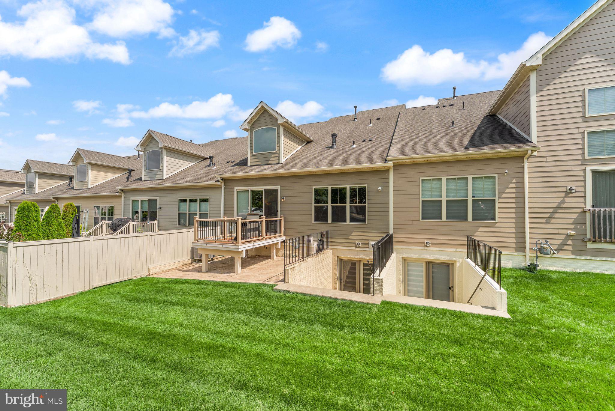 THE VISTAS AT LANSDOWNE - Residential