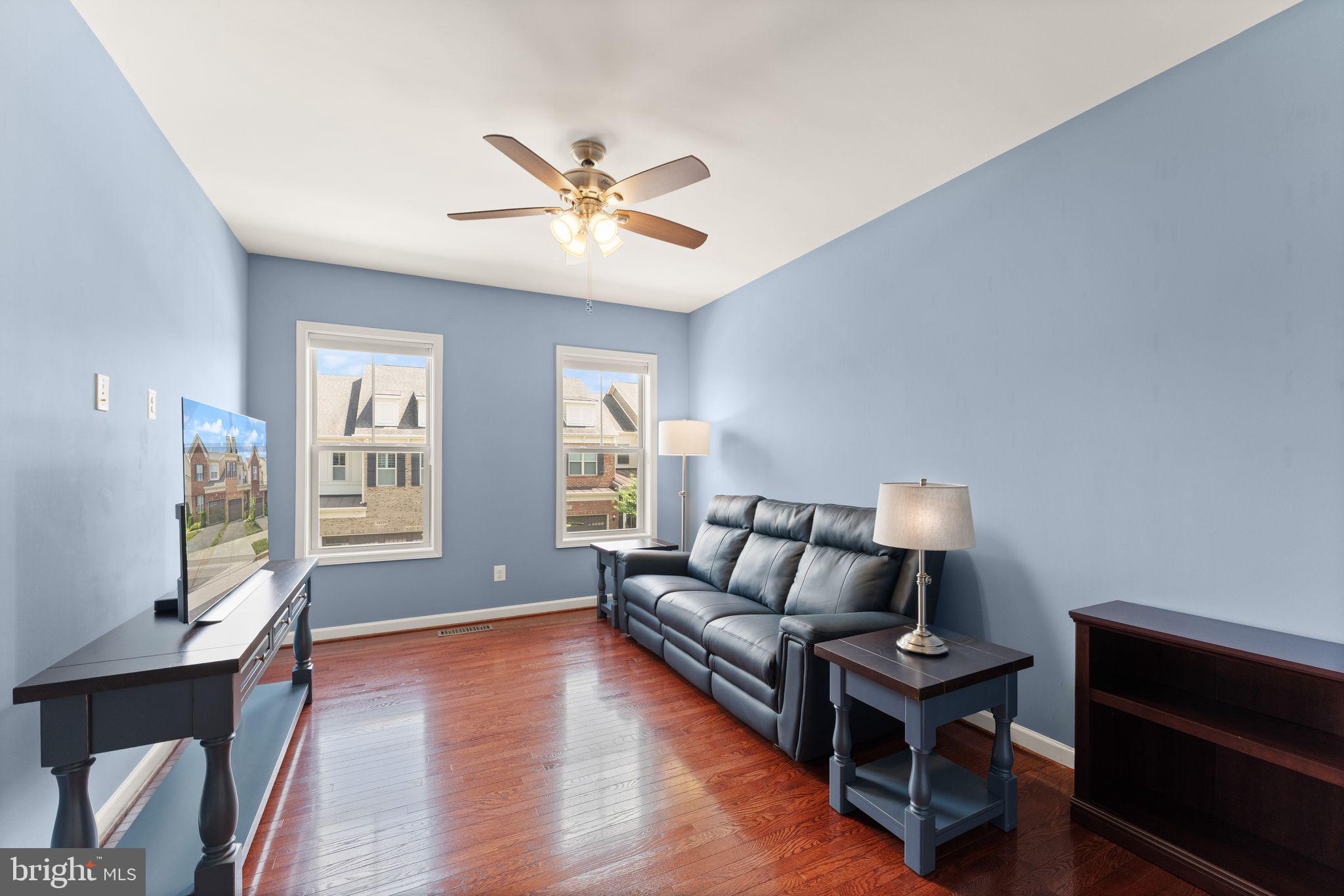 THE VISTAS AT LANSDOWNE - Residential
