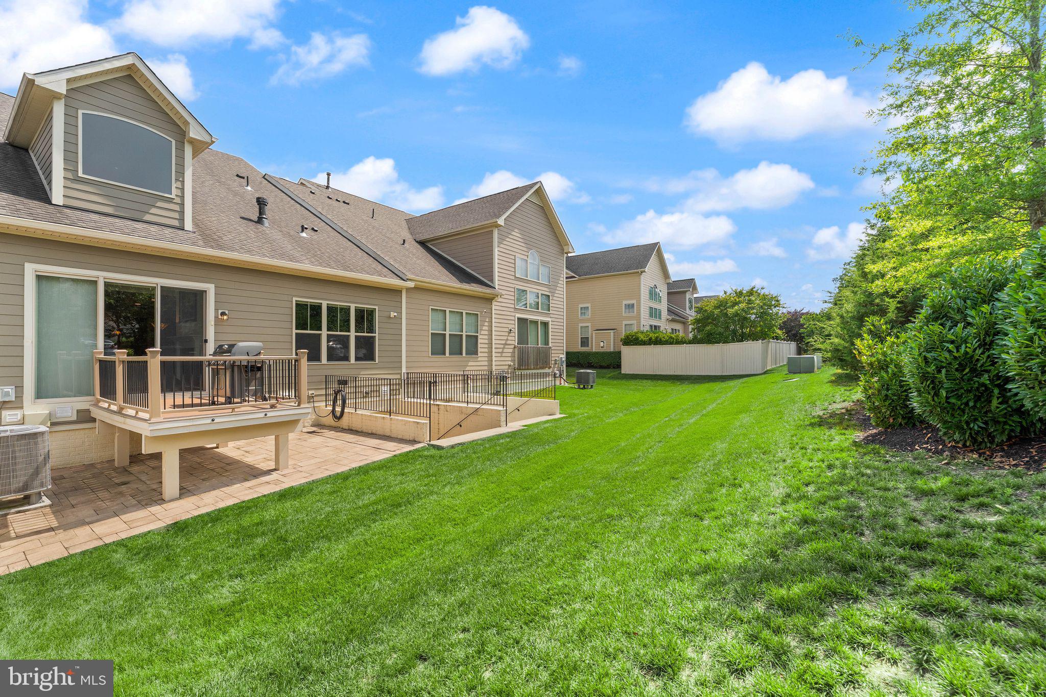 THE VISTAS AT LANSDOWNE - Residential