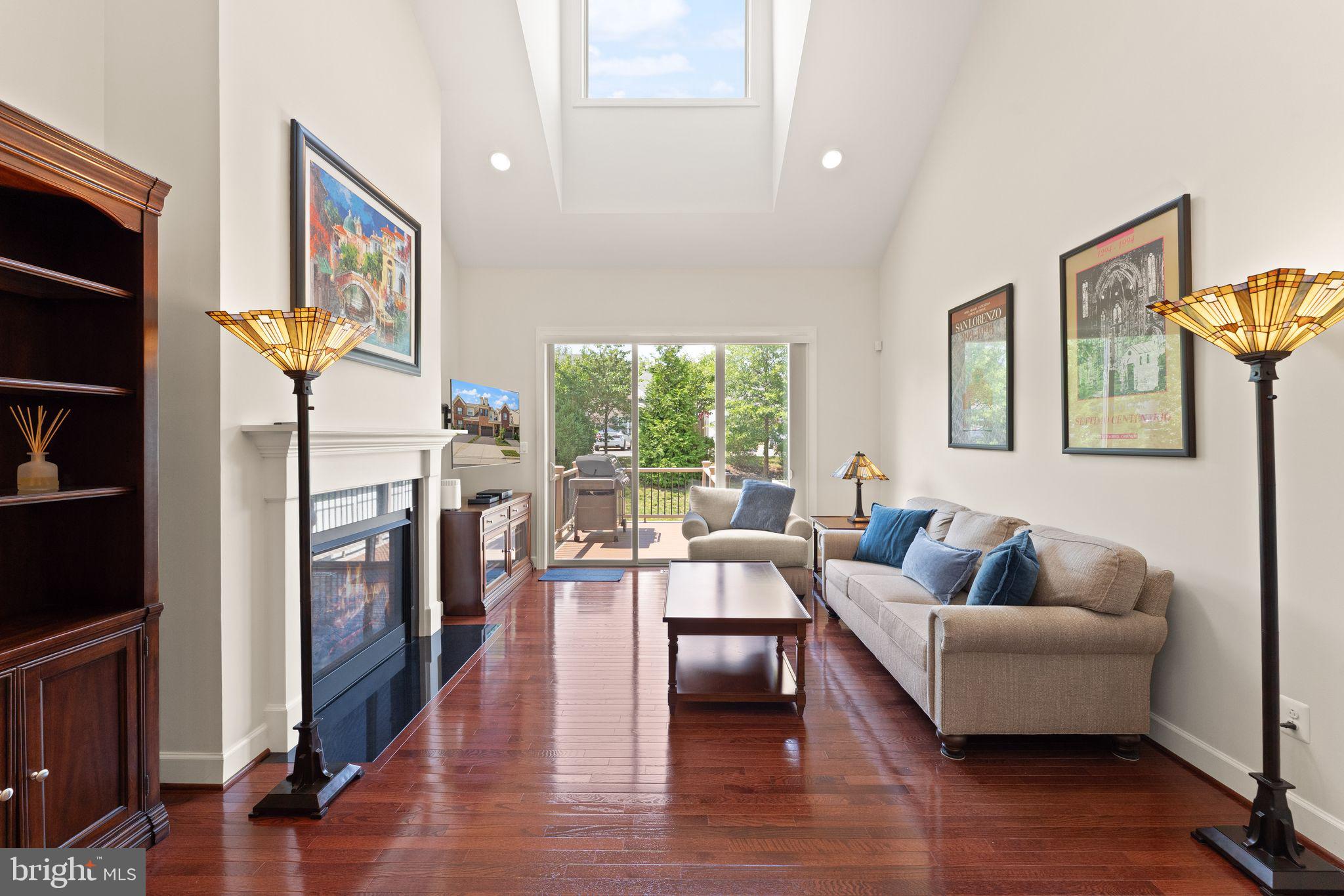 THE VISTAS AT LANSDOWNE - Residential