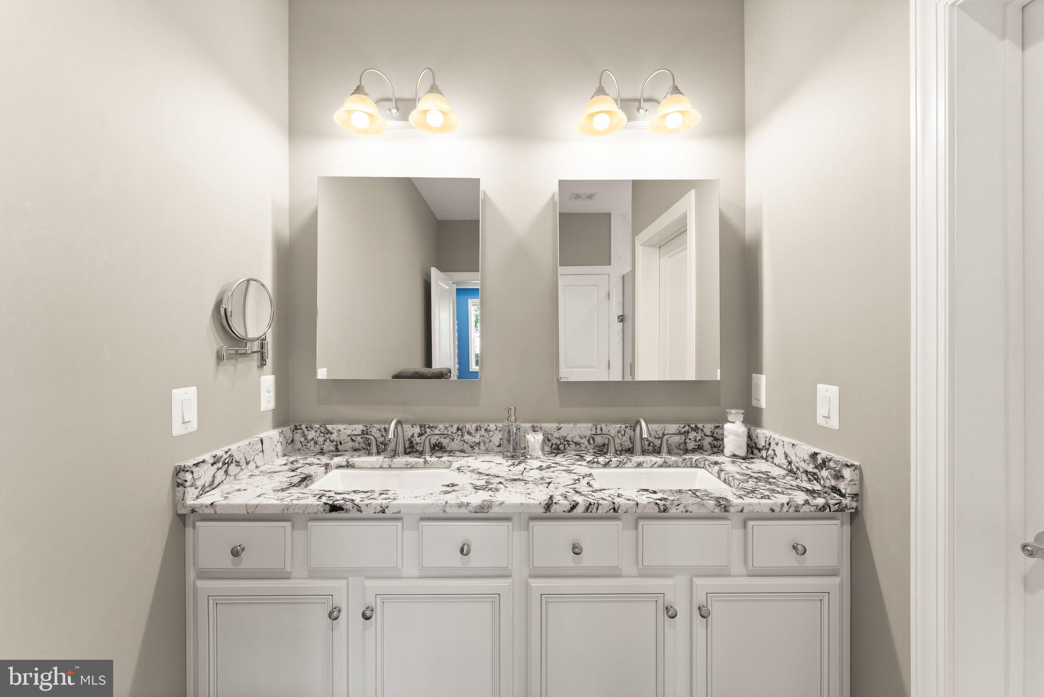 THE VISTAS AT LANSDOWNE - Residential