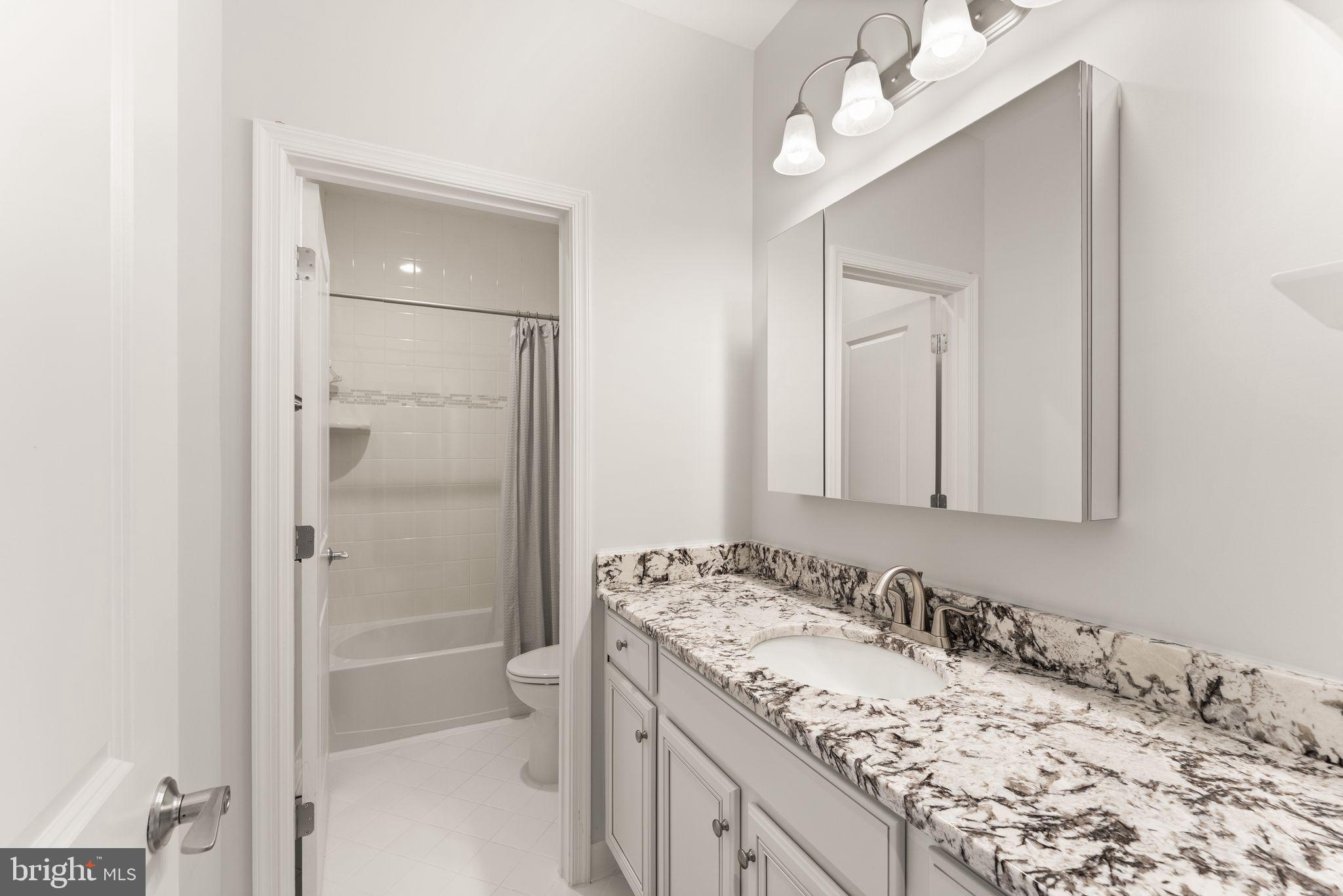 THE VISTAS AT LANSDOWNE - Residential