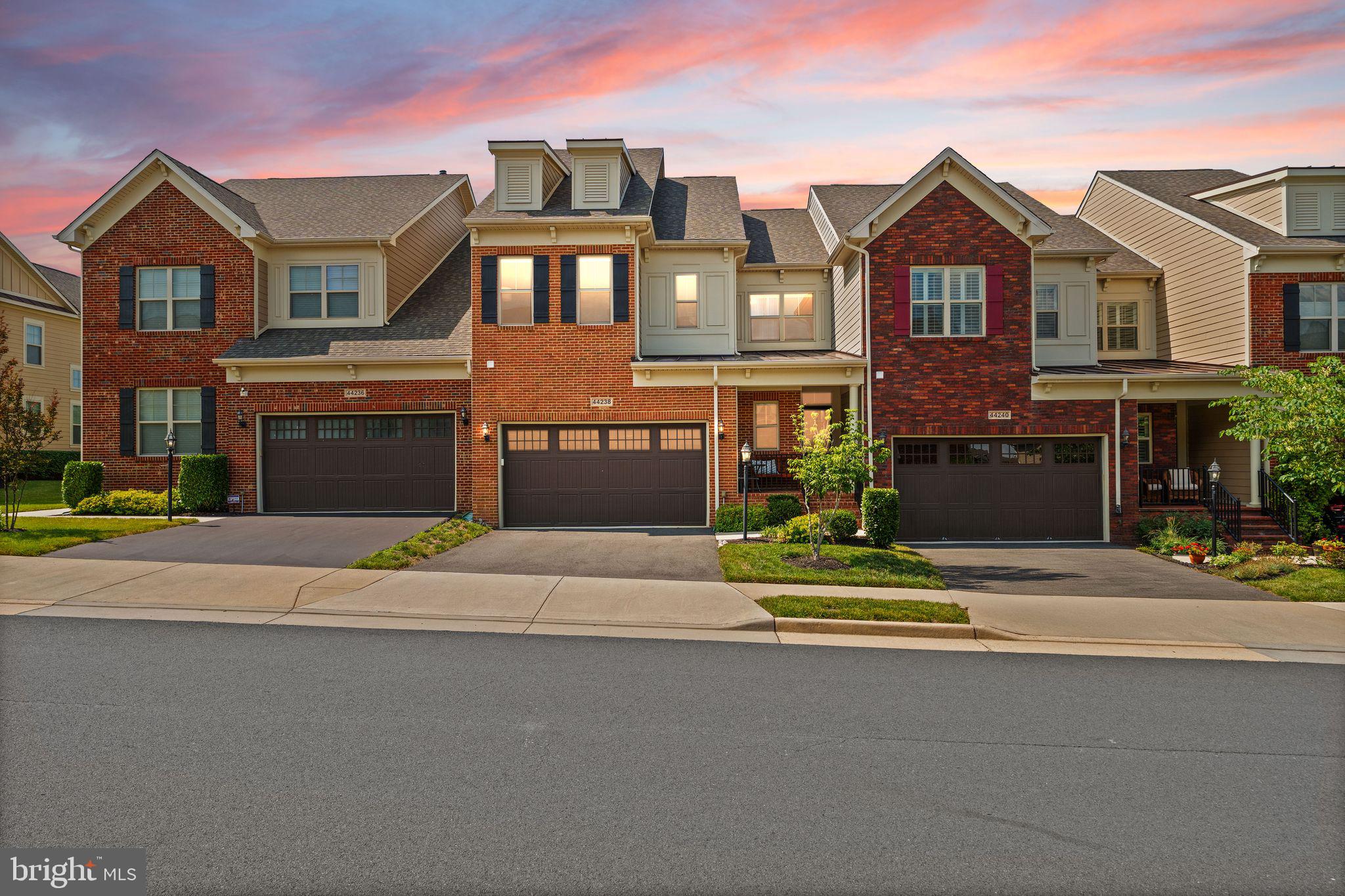 THE VISTAS AT LANSDOWNE - Residential