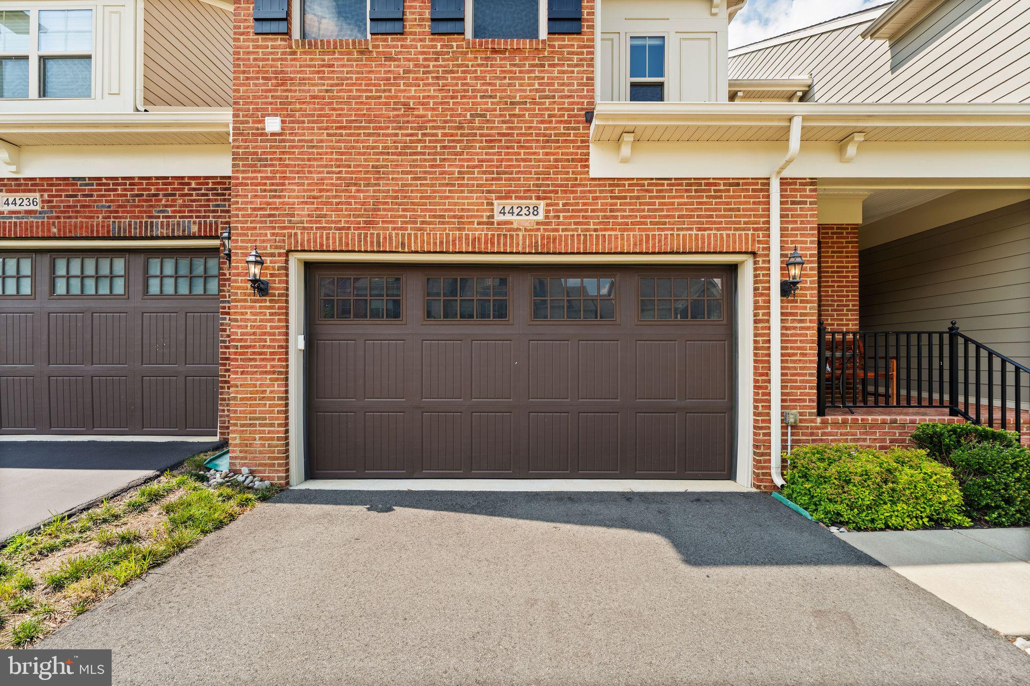 THE VISTAS AT LANSDOWNE - Residential