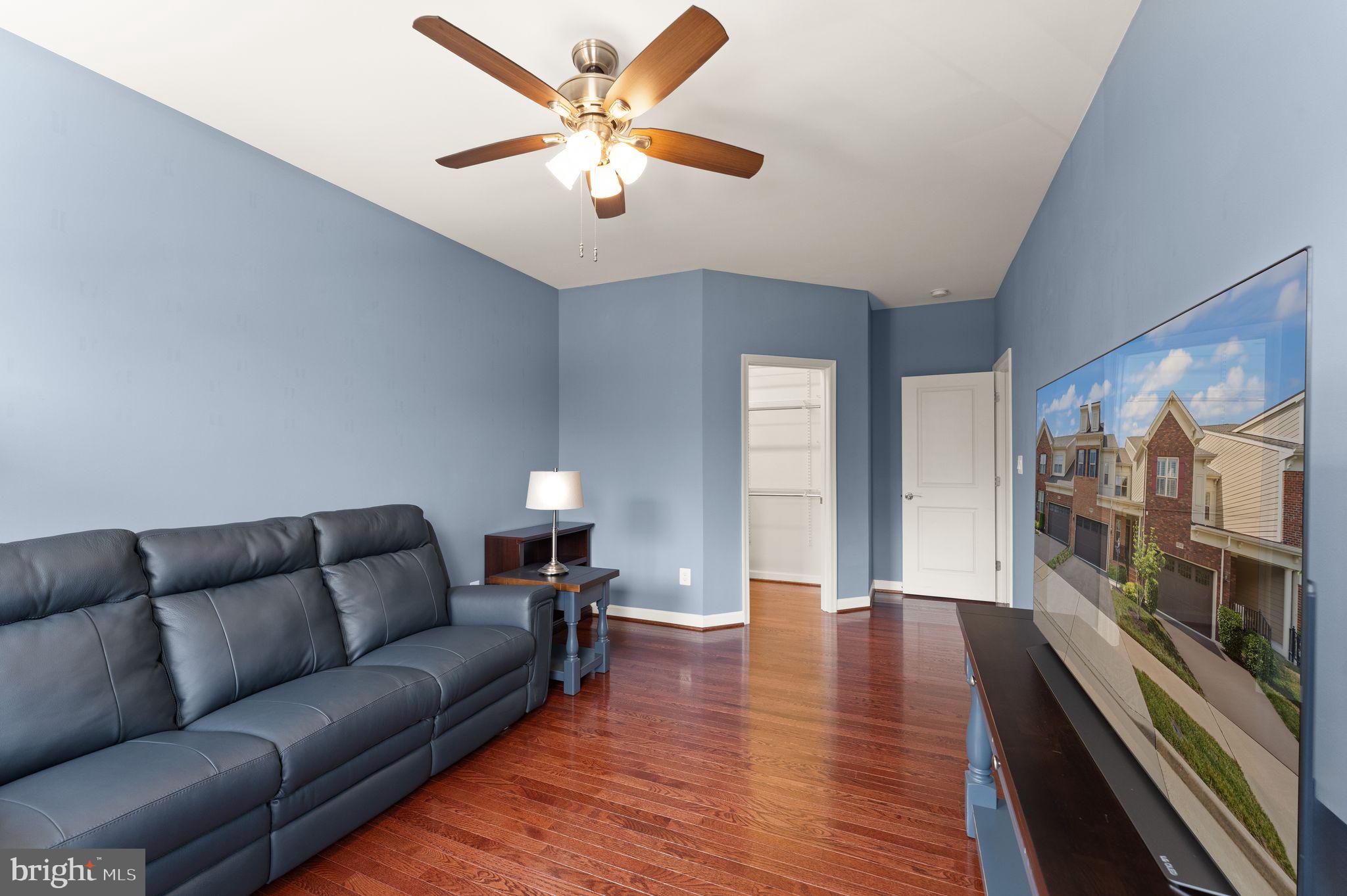 THE VISTAS AT LANSDOWNE - Residential