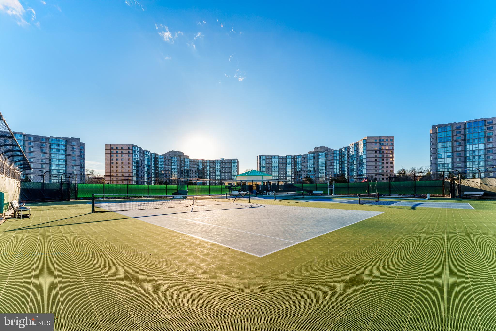 THE VISTAS AT LANSDOWNE - Residential