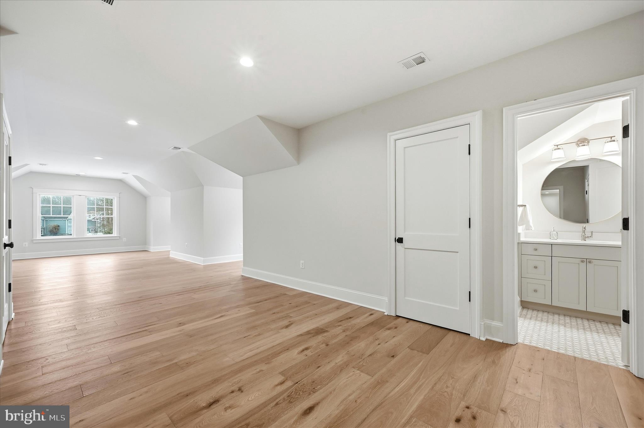 RED HILL - Residential