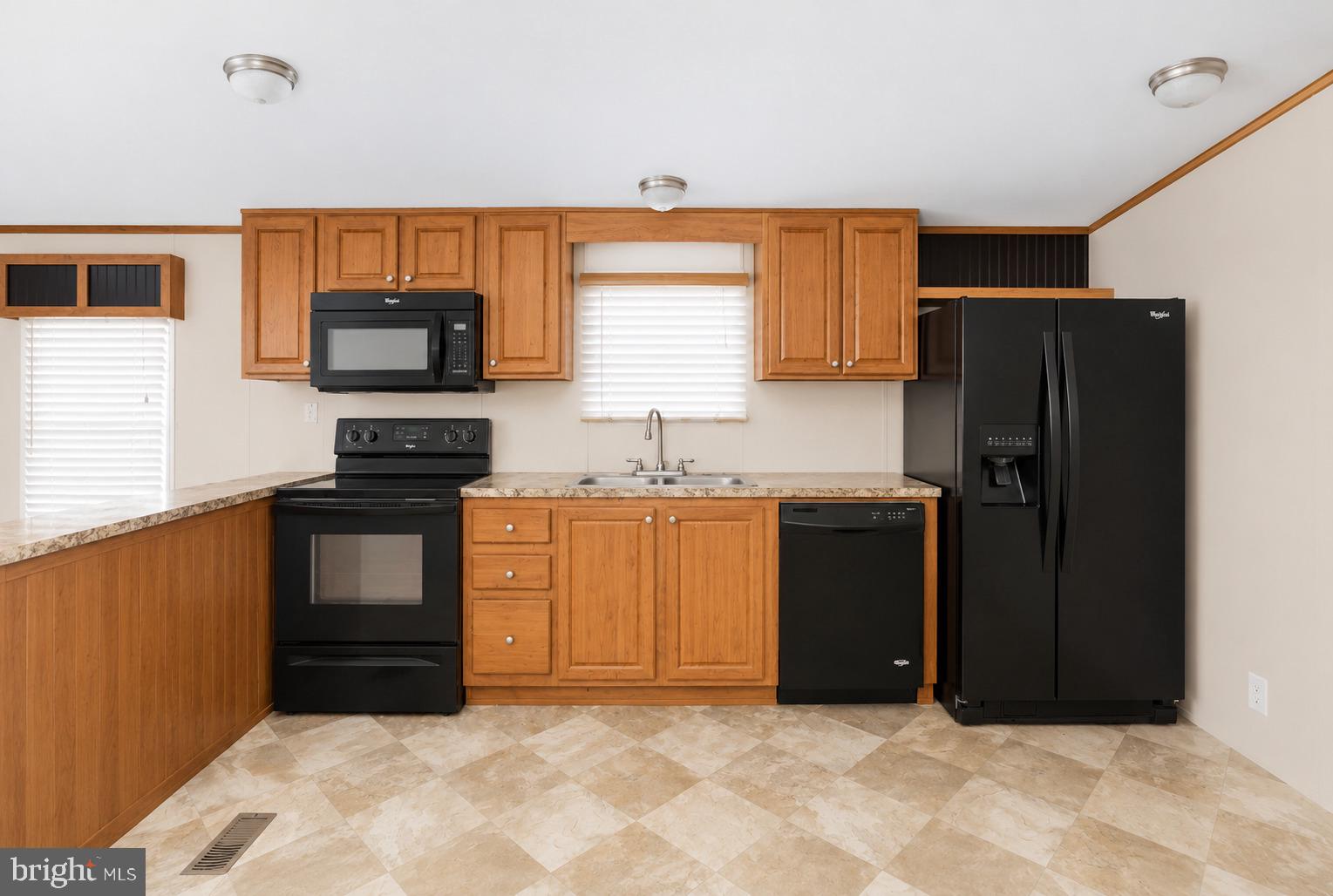 RIO VISTA PLAZA - Residential