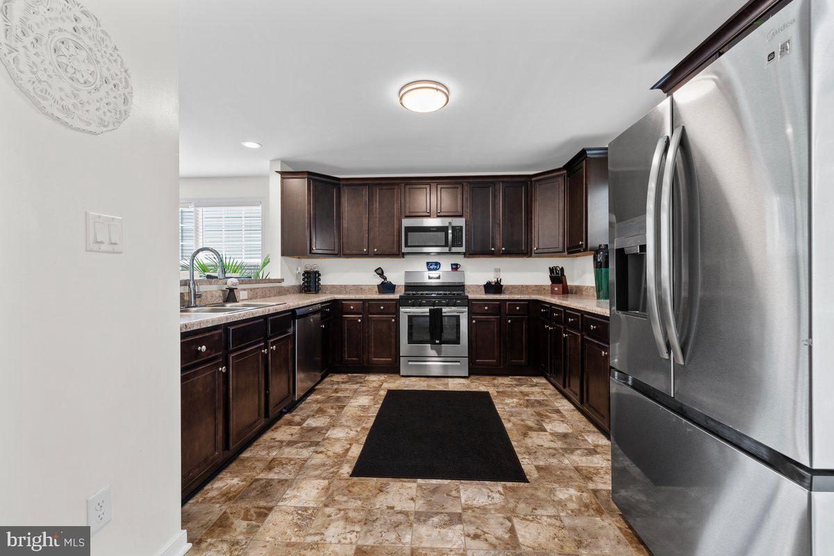 CHESTNUT HILLS - Residential