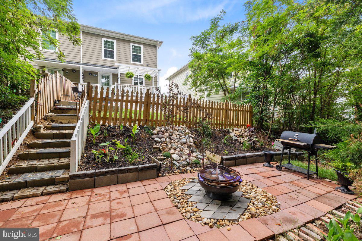 CHESTNUT HILLS - Residential
