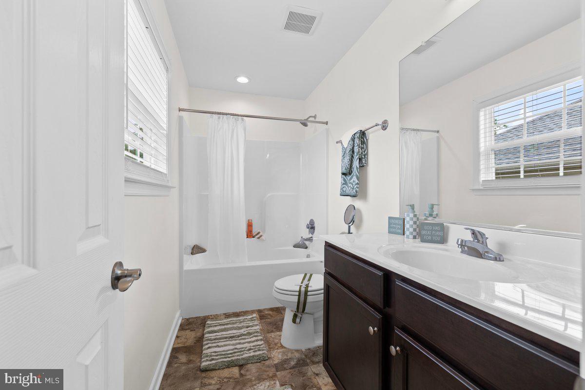 CHESTNUT HILLS - Residential