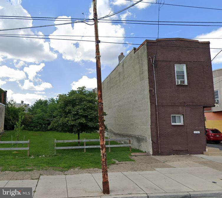Vacant Lot in Southwest Philadelphia – 5733 Woodland Ave

Great opportunity to build in Southwest Philadelphia! This 16-foot-wide residential lot offers plenty of potential for a new home or investment property. Conveniently located near public transportation, schools, and local amenities. Whether you’re a builder or an investor, this is a fantastic chance to develop in a growing neighborhood.

Don’t miss out—reach out today for more details!