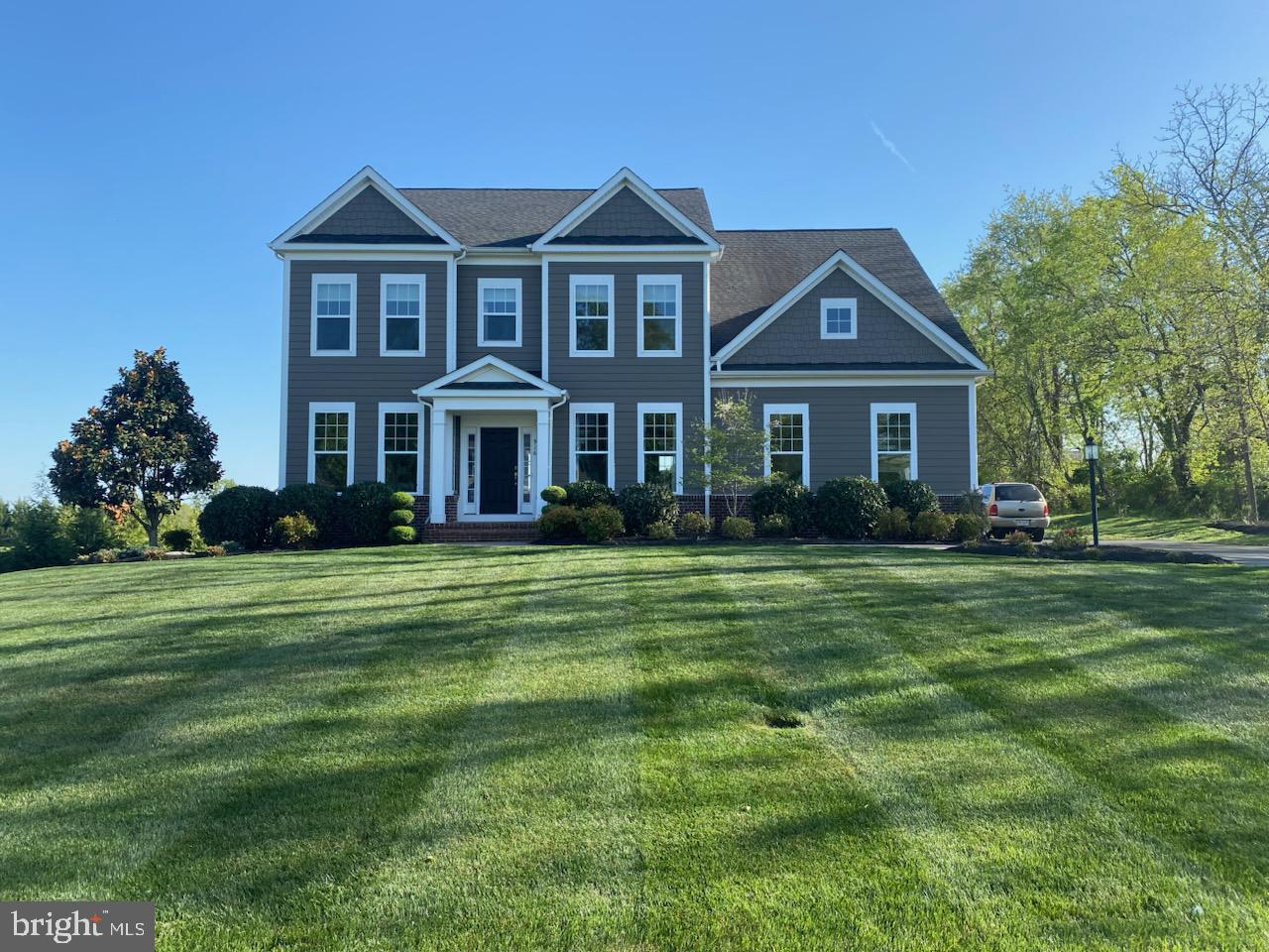 VILLAGE CASE - Residential