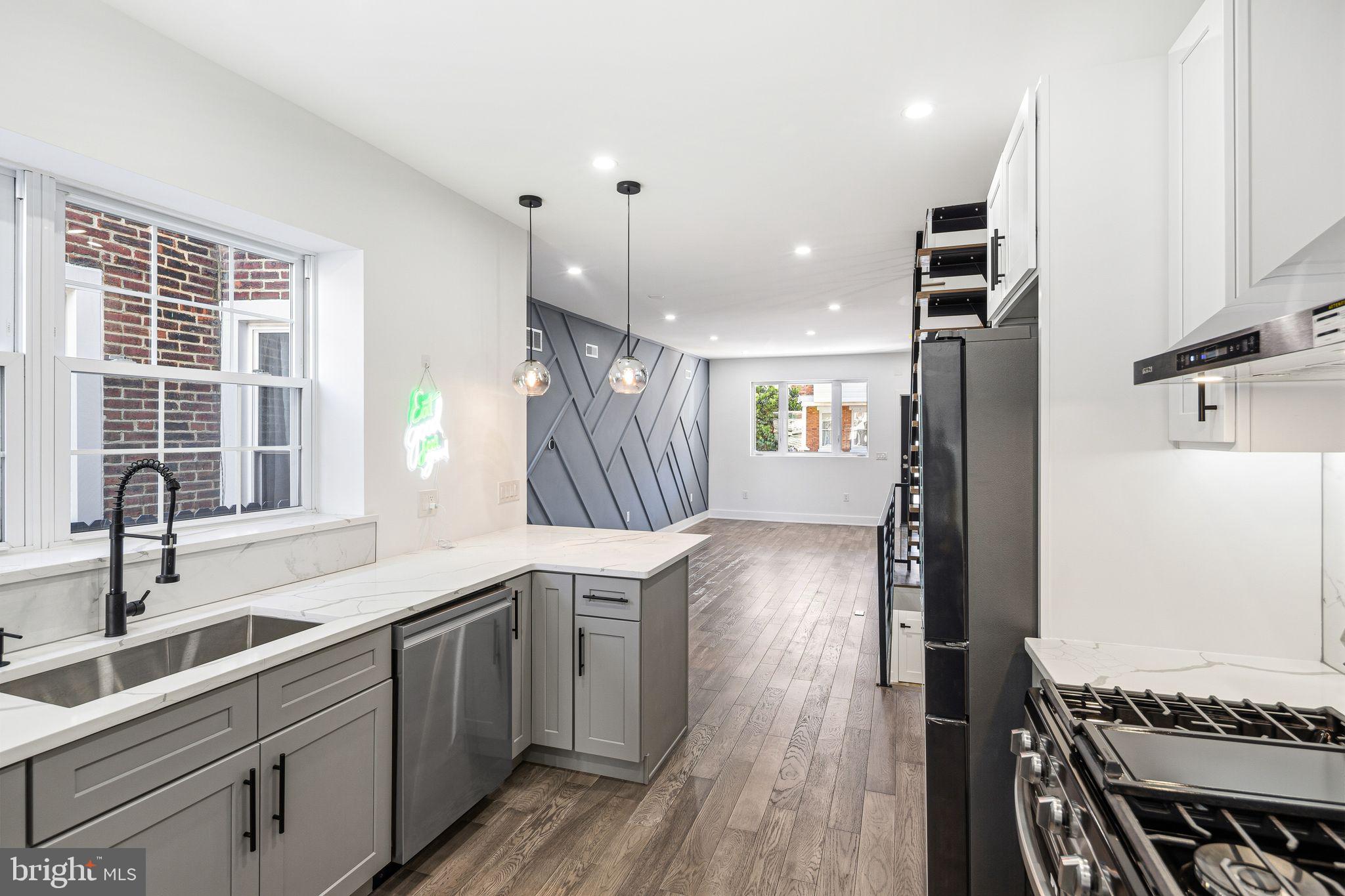 PORT RICHMOND - Residential
