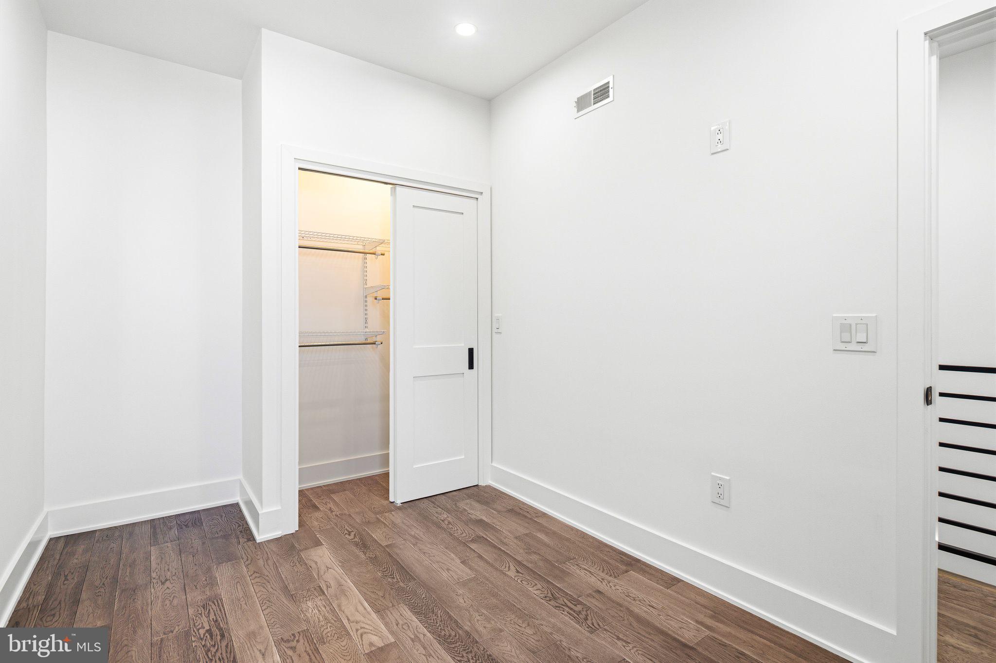 PORT RICHMOND - Residential