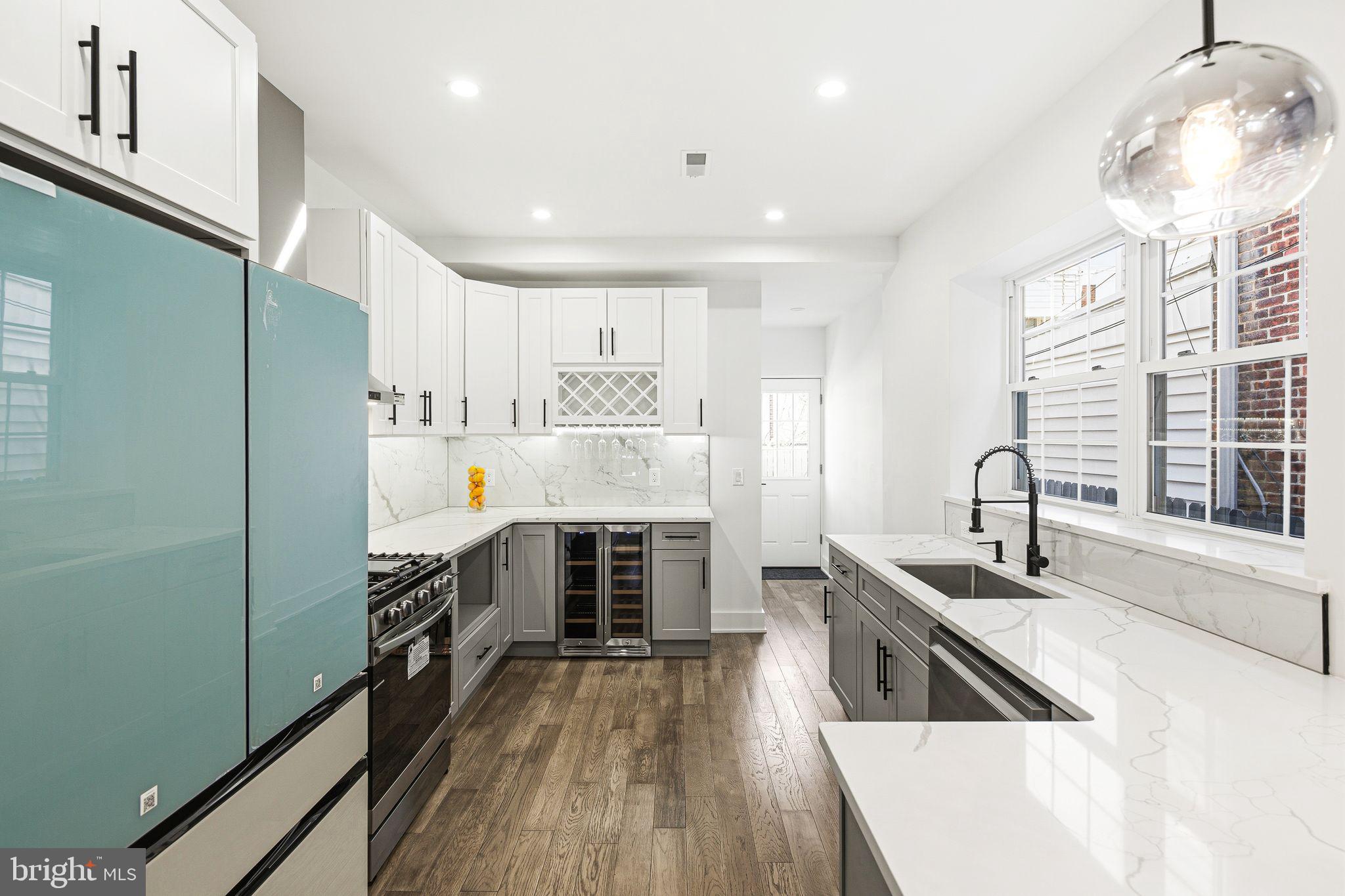 PORT RICHMOND - Residential