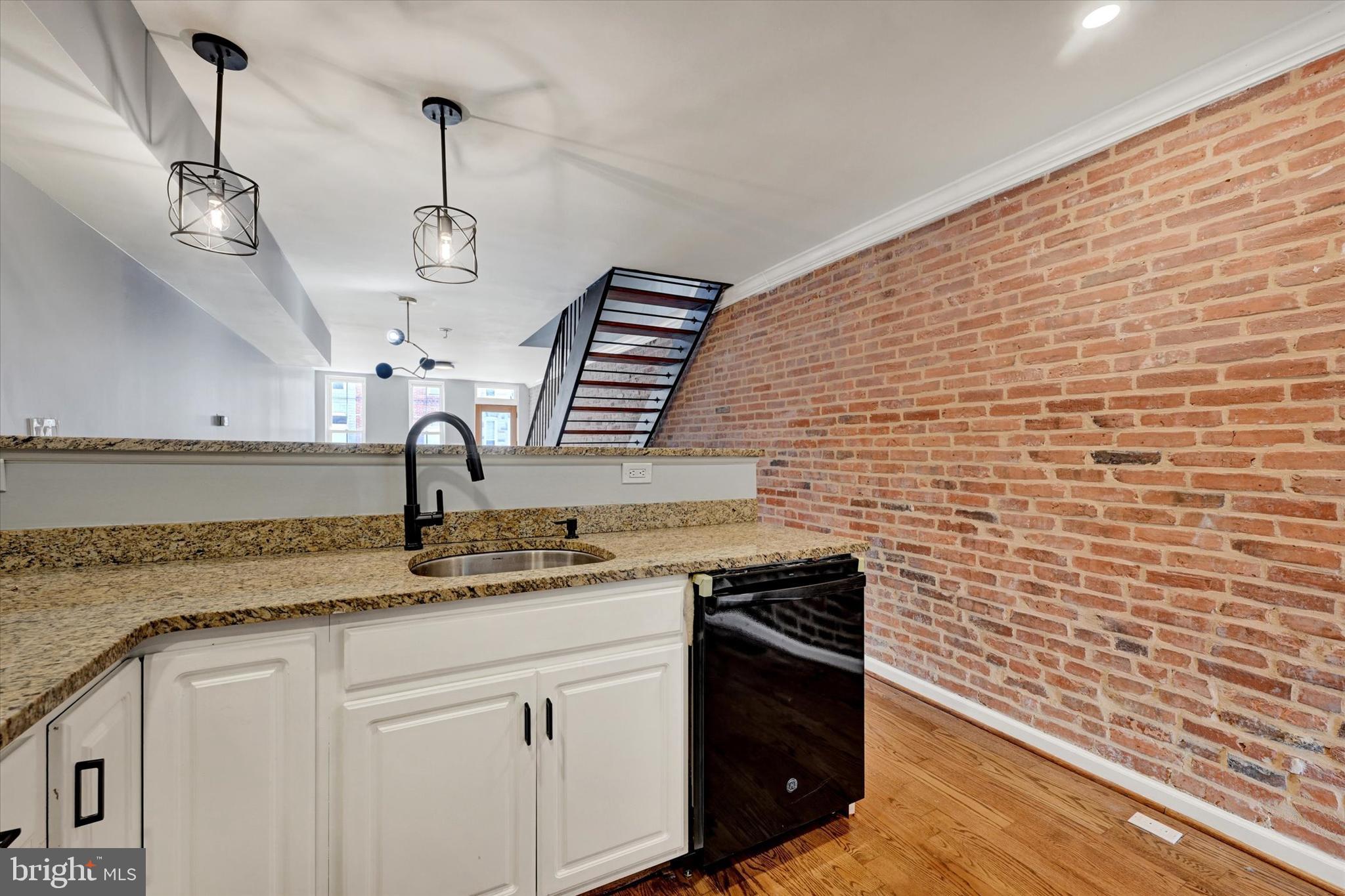 WASHINGTON VILLAGE - Residential