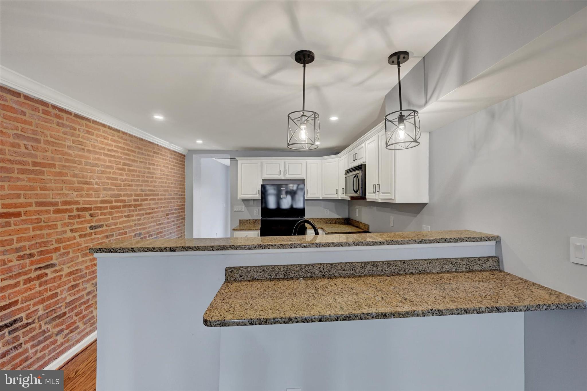 WASHINGTON VILLAGE - Residential