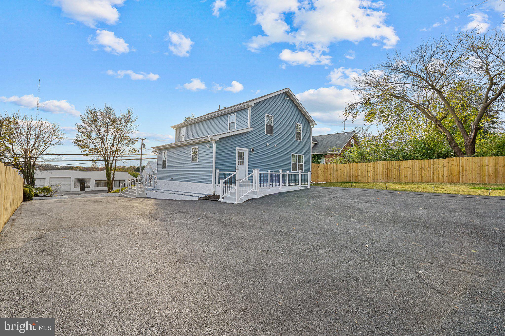 BUCKINGHAM VIEW - Residential