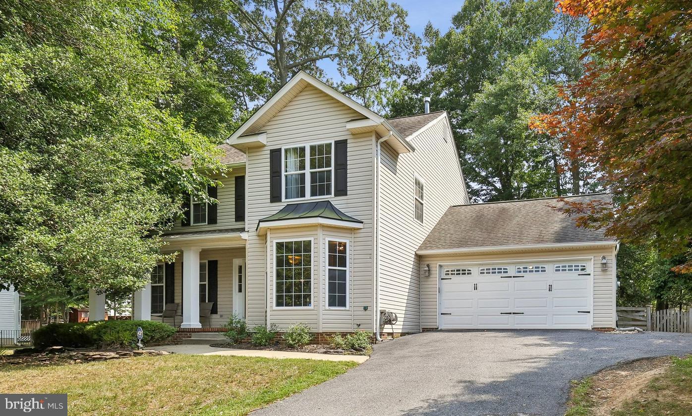 Discover refined living in this elegant 4-bedroom, 2.5-bath single-family home in the desirable Settle Woods community of Waldorf, MD. Thoughtfully designed with spacious interiors, inviting living spaces, and a serene backyard ideal for entertaining or unwinding, this residence offers the perfect balance of style and comfort. Conveniently located near shopping, dining, parks and major commuter routes. This exceptional home delivers modern living and everyday convenience. 
Don’t miss the opportunity to make this exceptional home your own—schedule your private tour today!