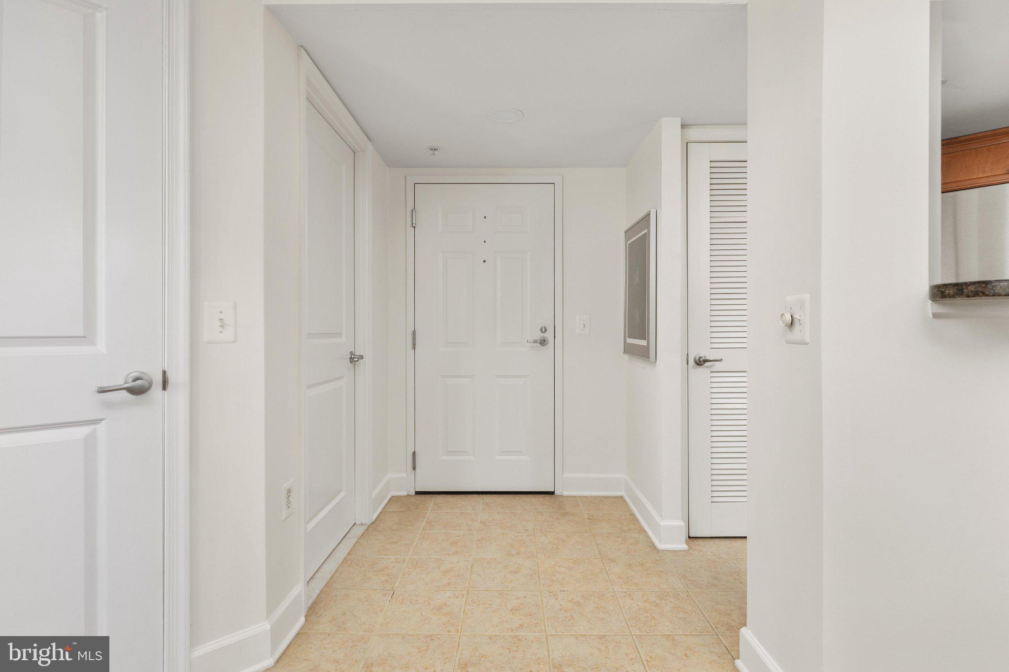 CARLTON HOUSE - Residential