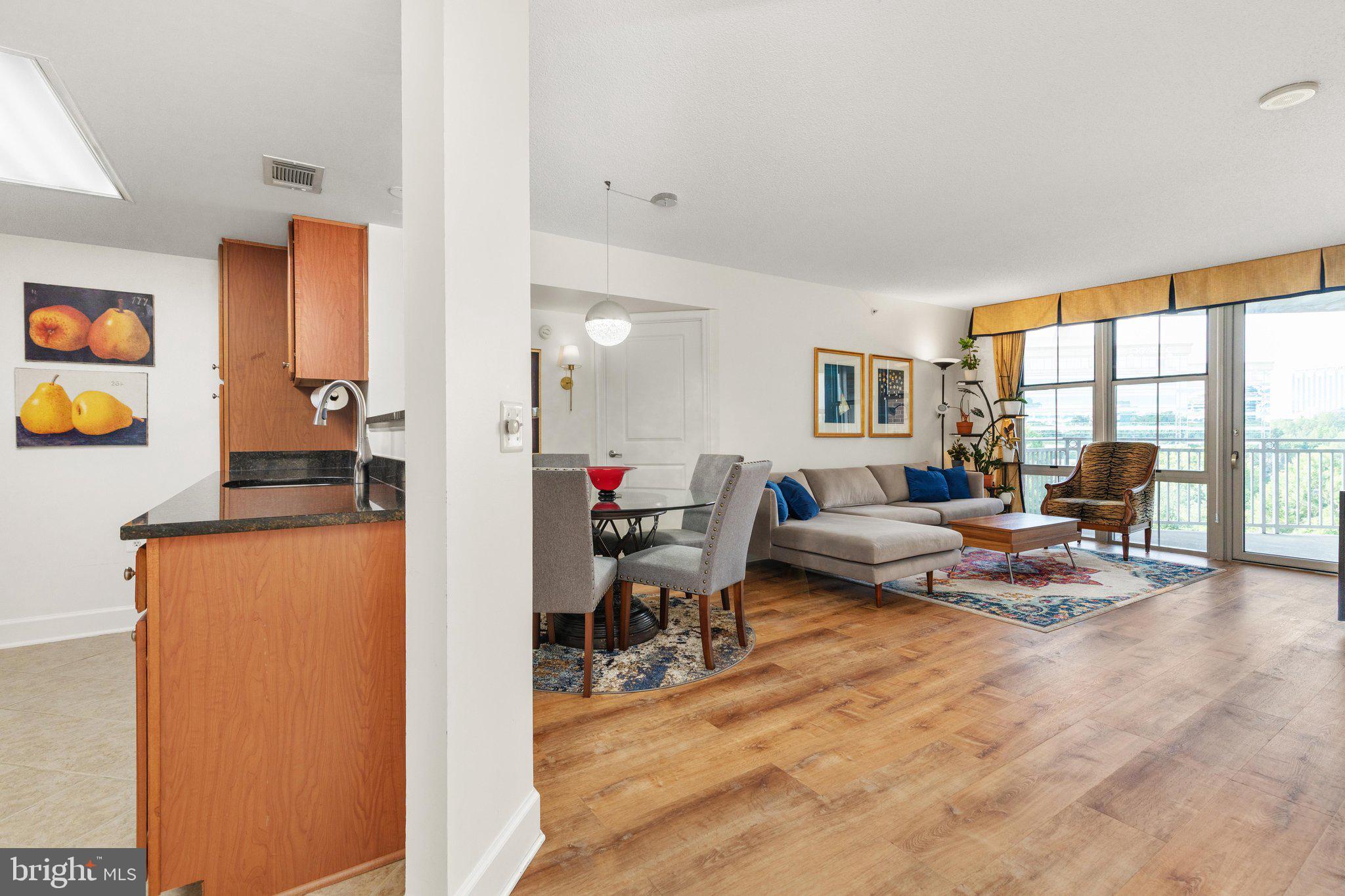 CARLTON HOUSE - Residential