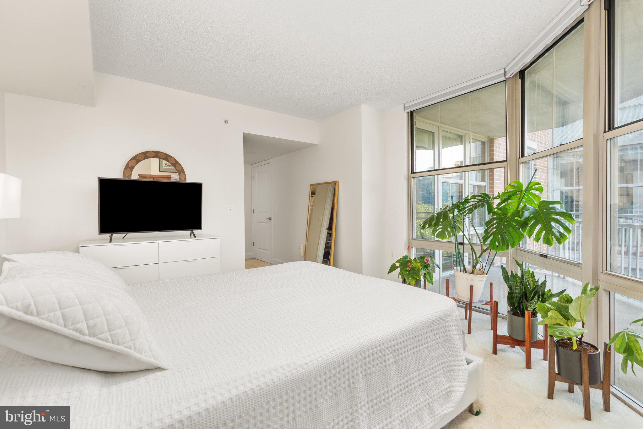 CARLTON HOUSE - Residential