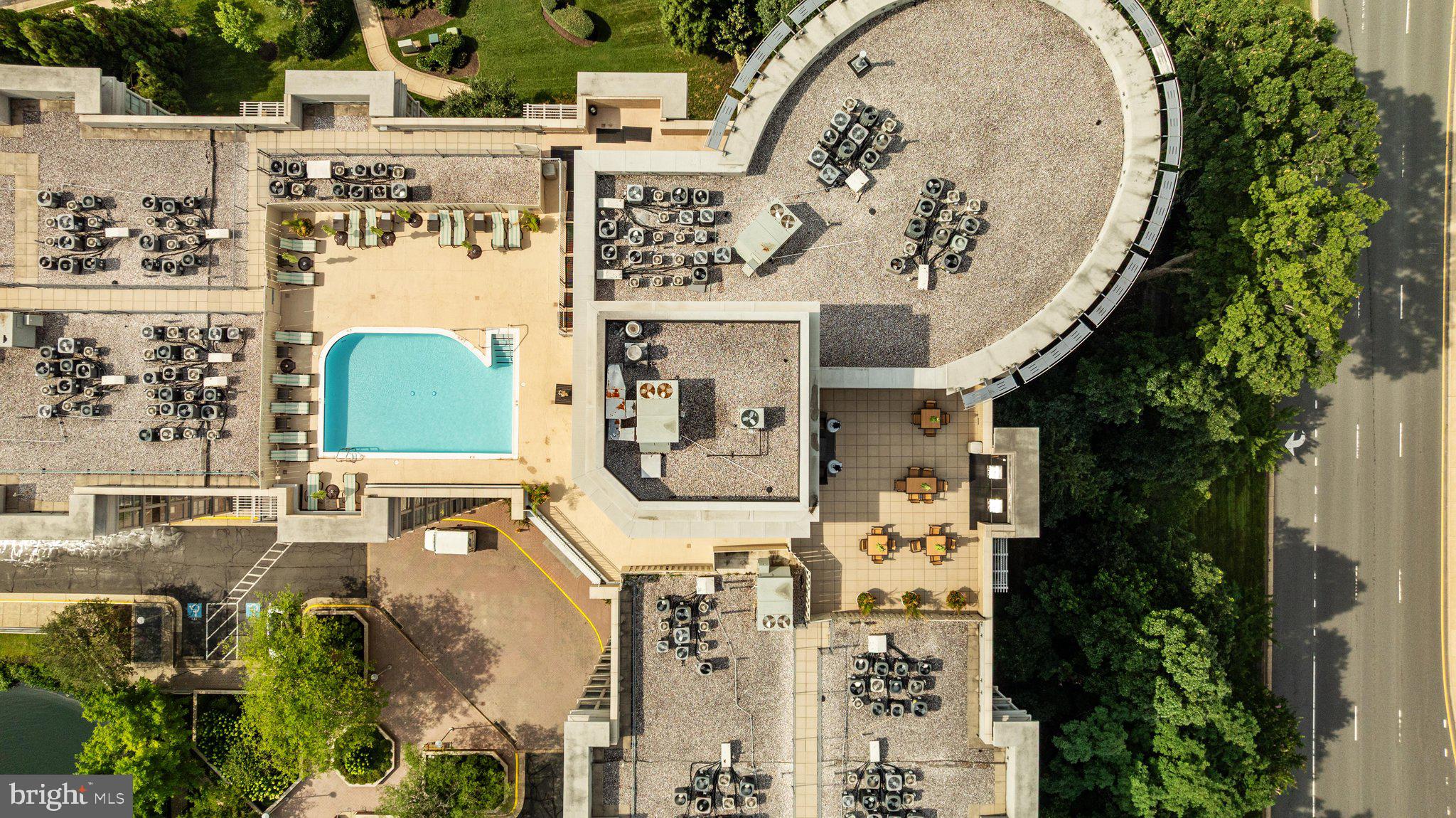CARLTON HOUSE - Residential