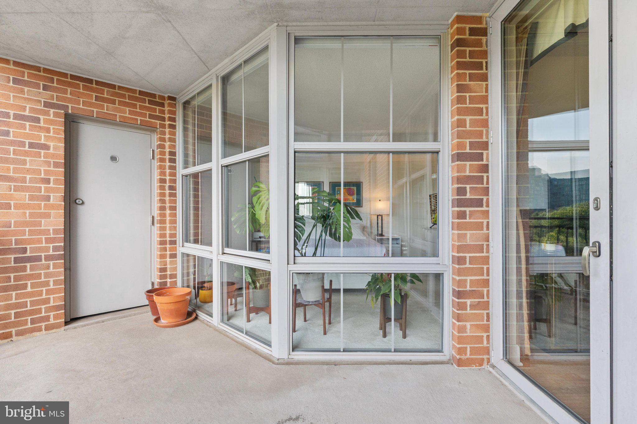 CARLTON HOUSE - Residential