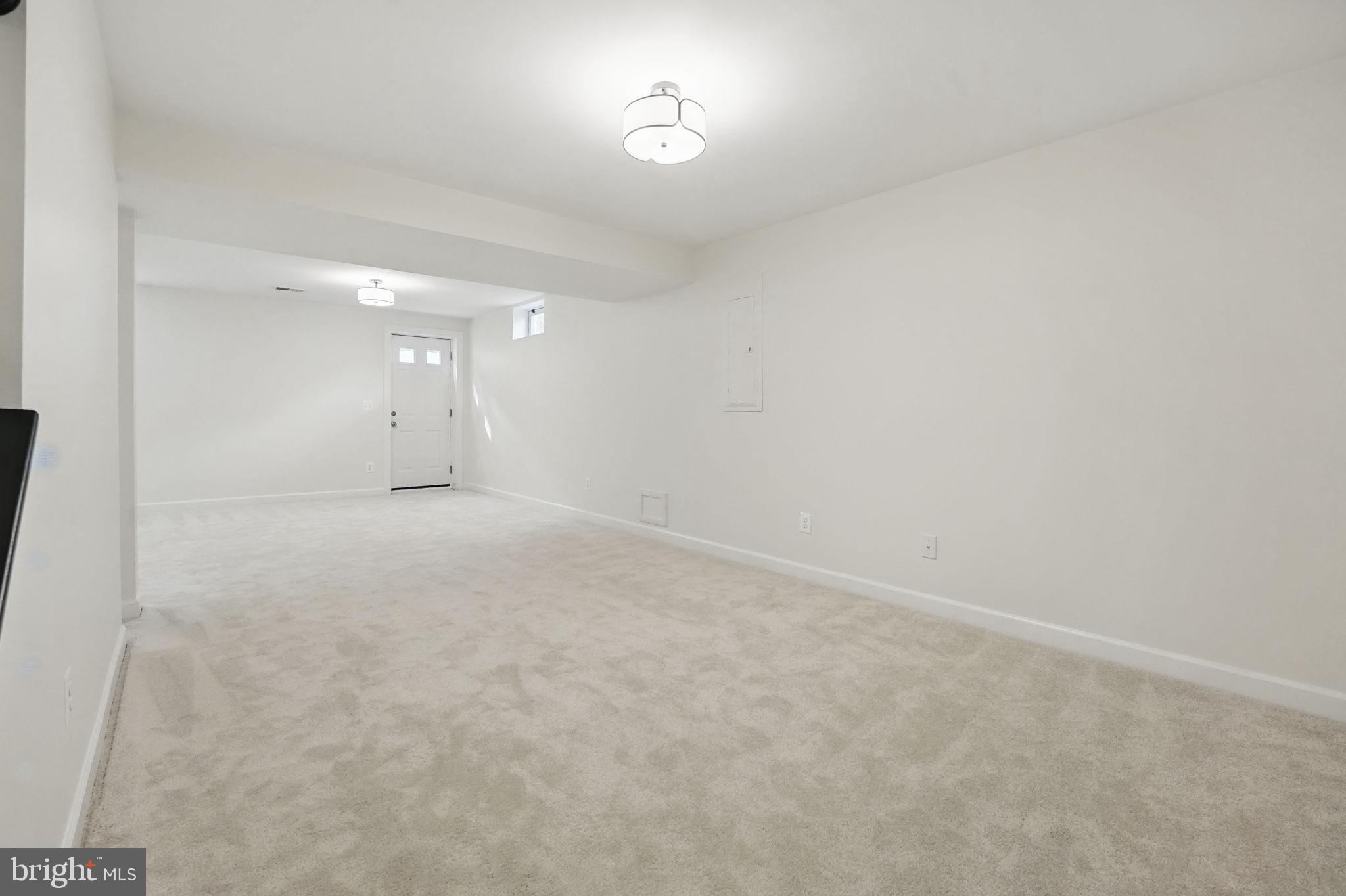 SOUTH RIDING - Residential