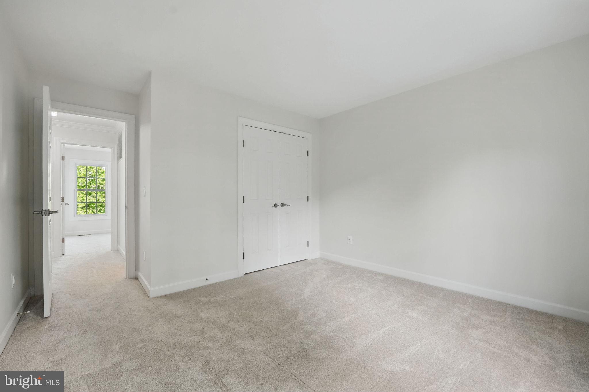 SOUTH RIDING - Residential