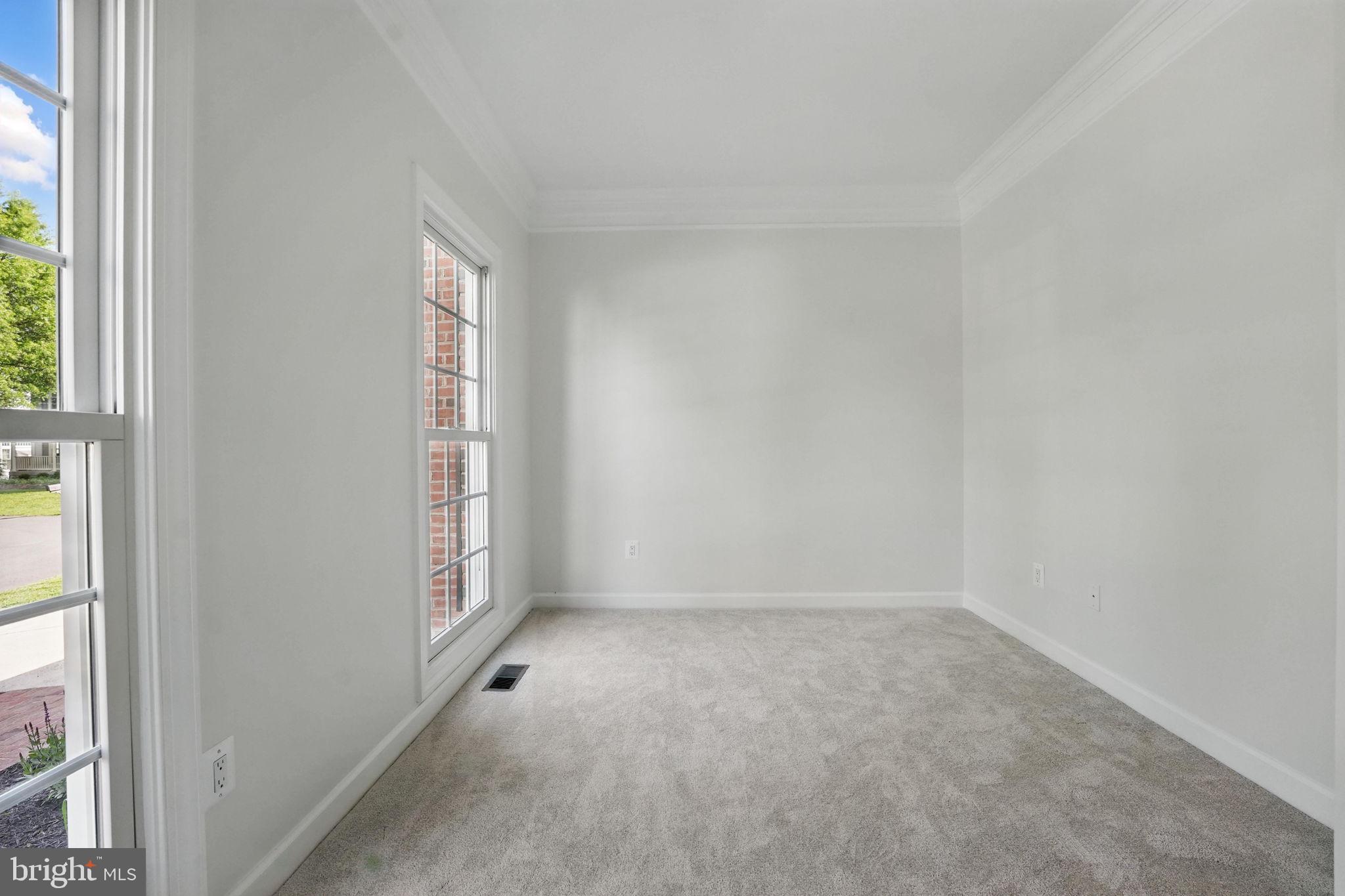 SOUTH RIDING - Residential