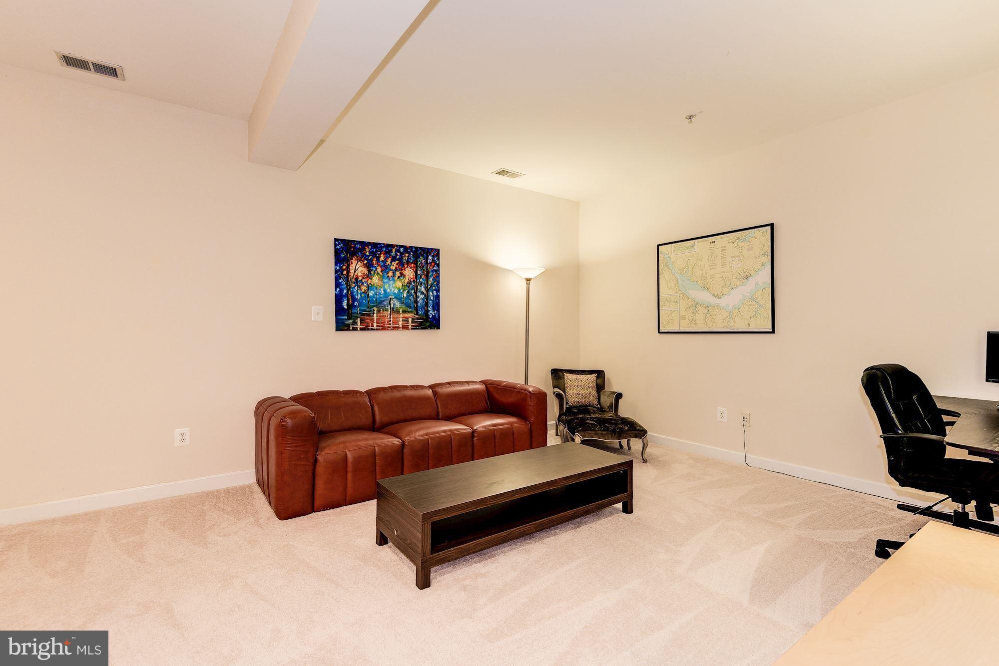 KING FARM BAILEYS COMMON - Residential