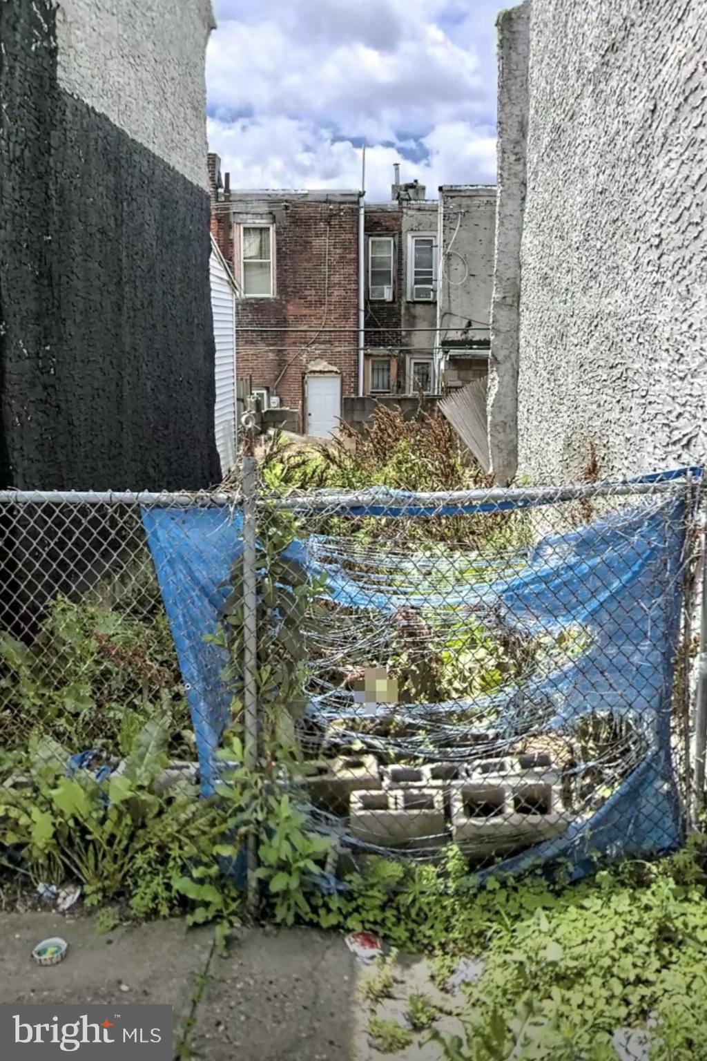 RSA5 Vacant Middle Lot for your future home !
 Buyer is advised to conduct their own due diligence.
 I have several land listing available. Please contact me if you are interested.