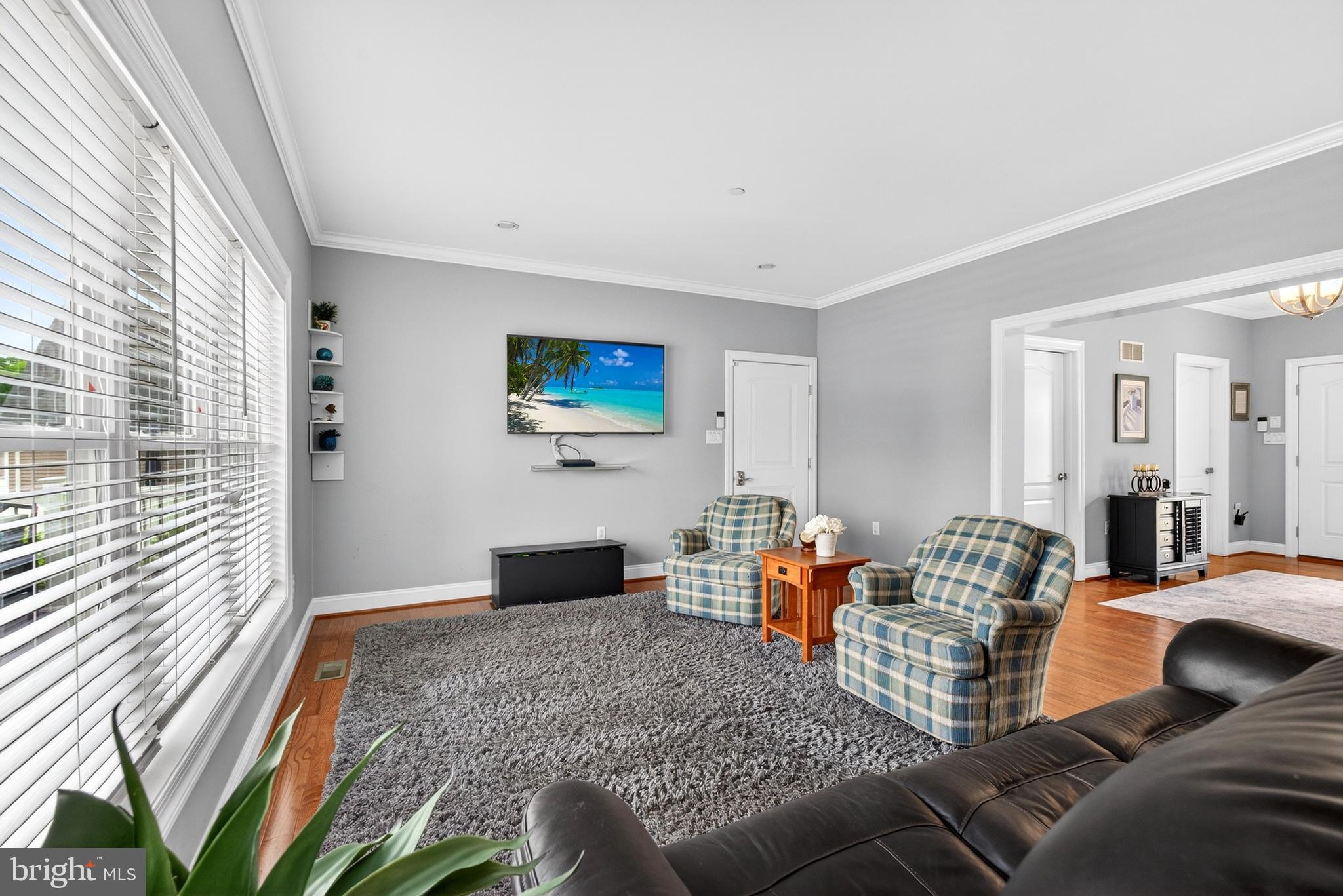 LODGE FOREST MANOR - Residential