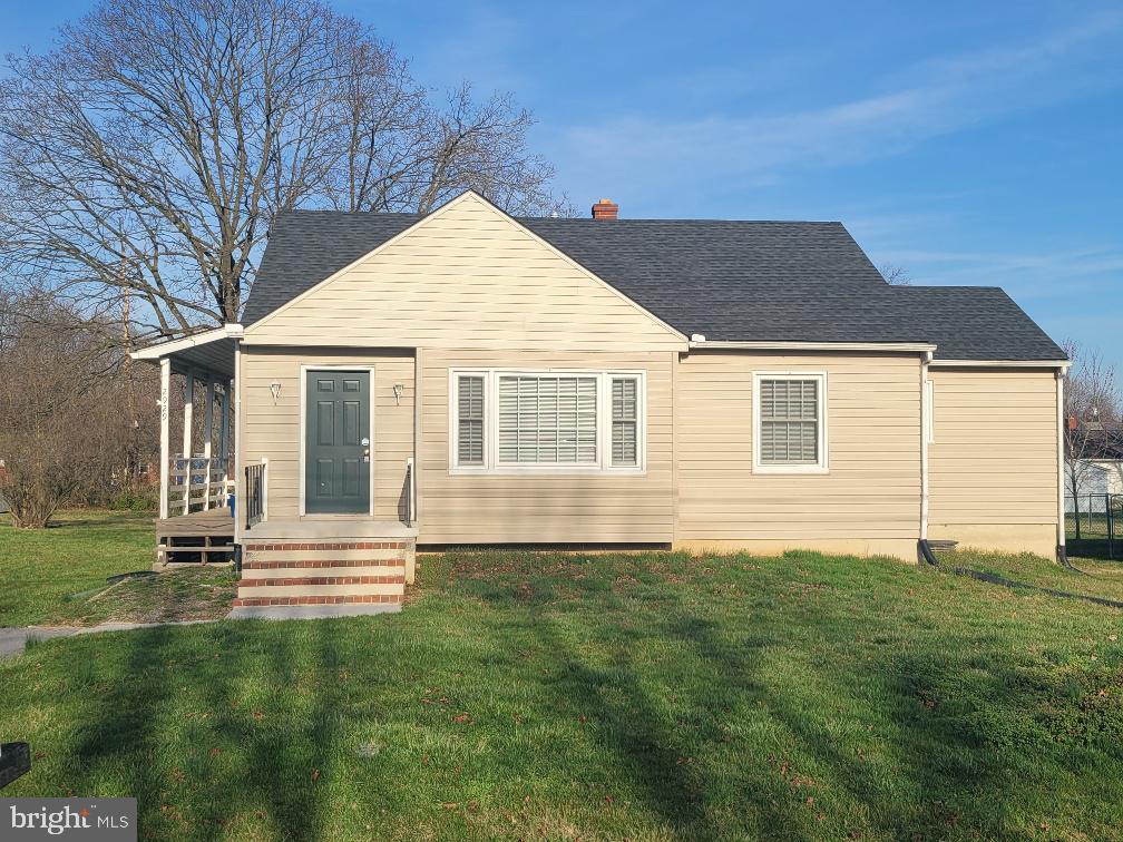 C D DYE - Residential Lease