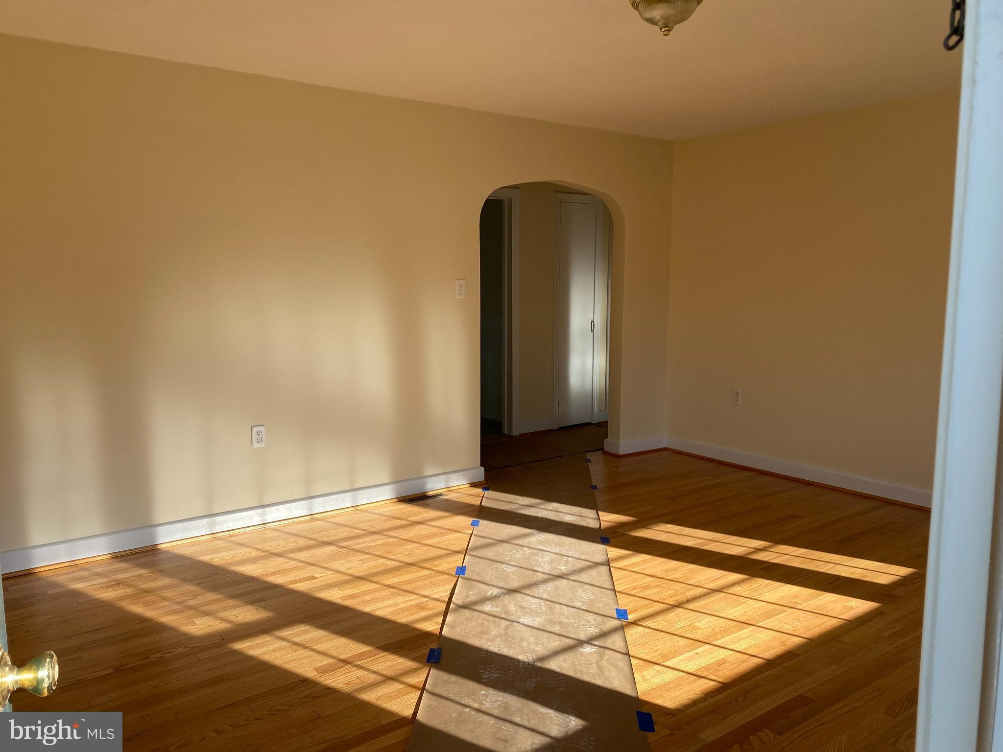 C D DYE - Residential Lease