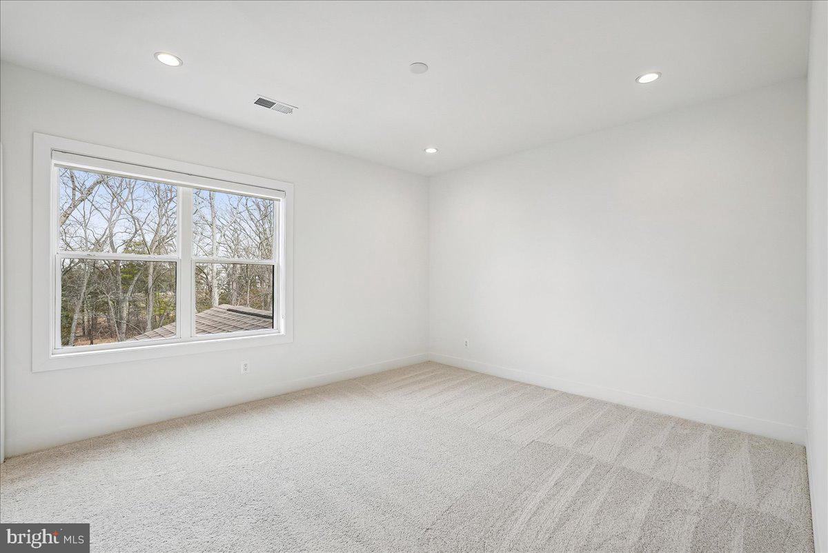 LENAH MILL - Residential