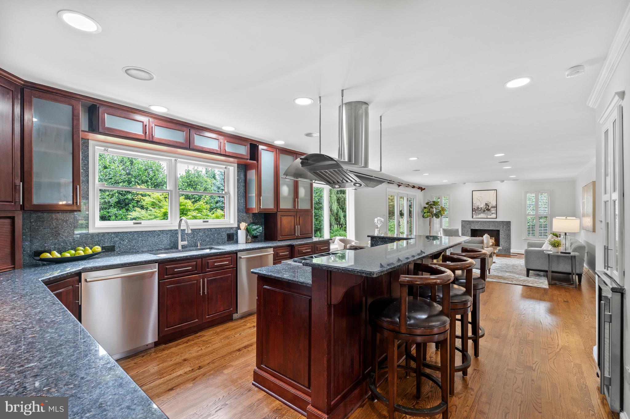 CONDON MANOR OF MCLEAN - Residential