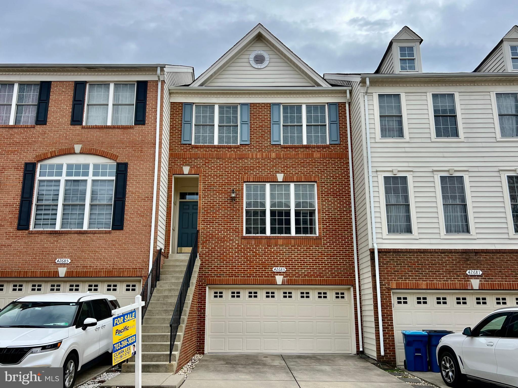 SOUTH RIDING - Residential