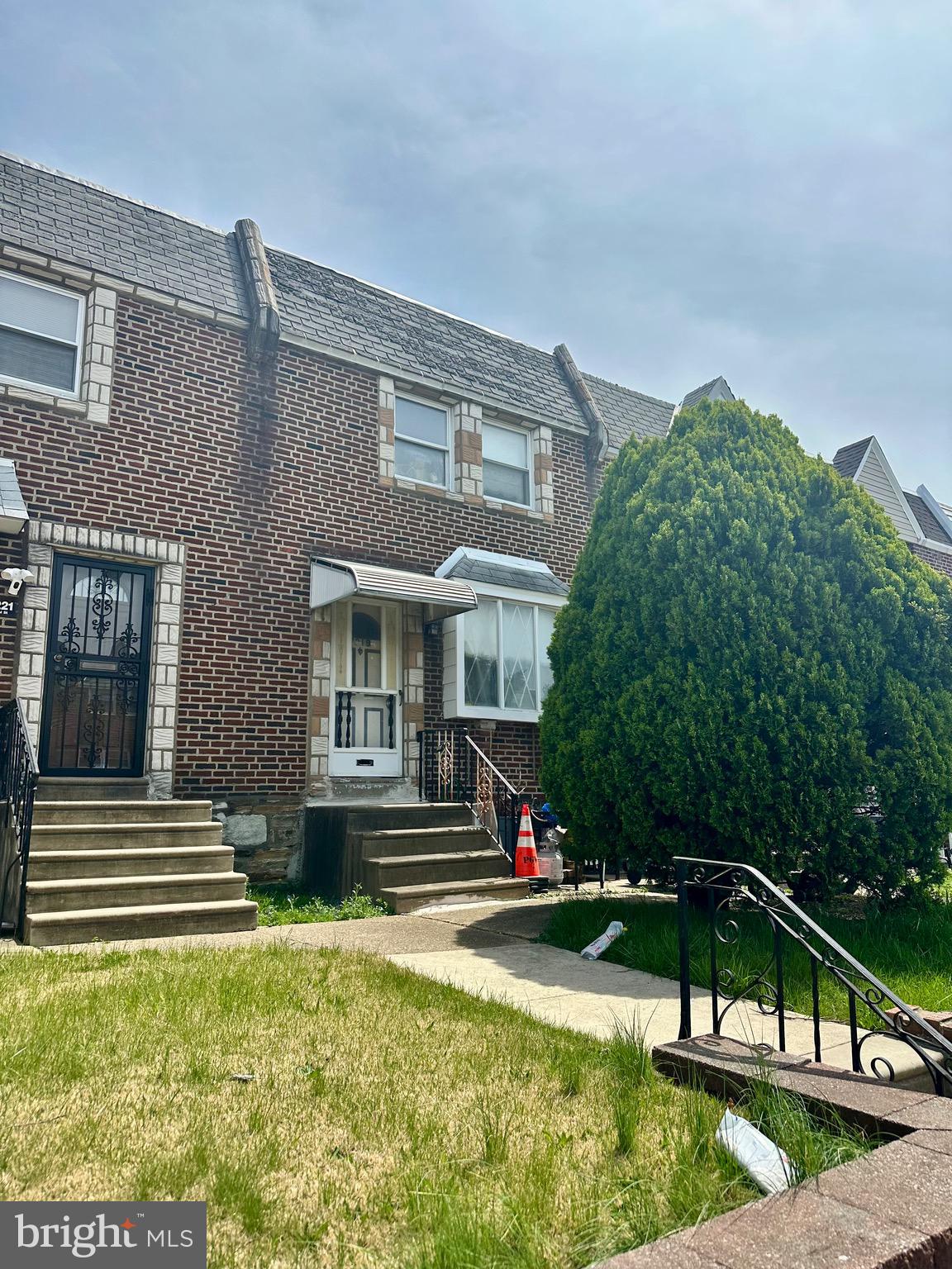 OXFORD CIRCLE - Residential