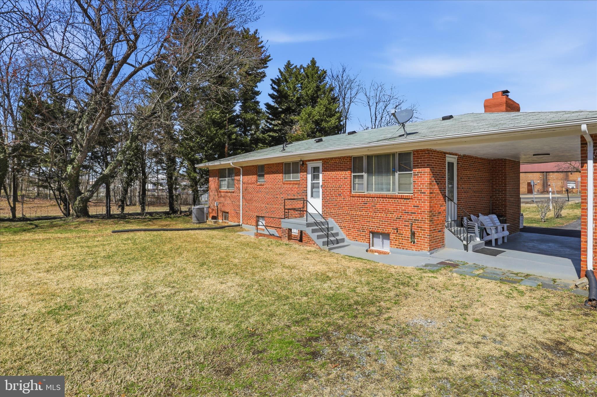 CLINTON - Residential