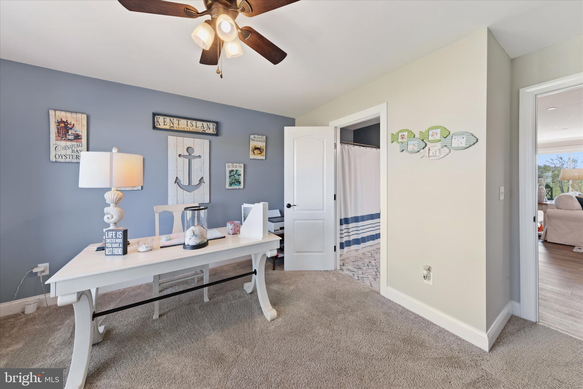 EAGLE MANOR - Residential