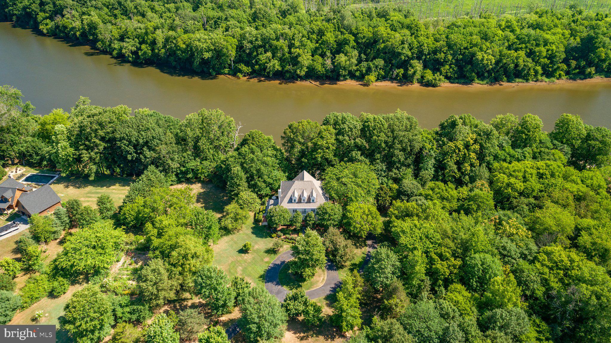 SNOW CREEK - Residential