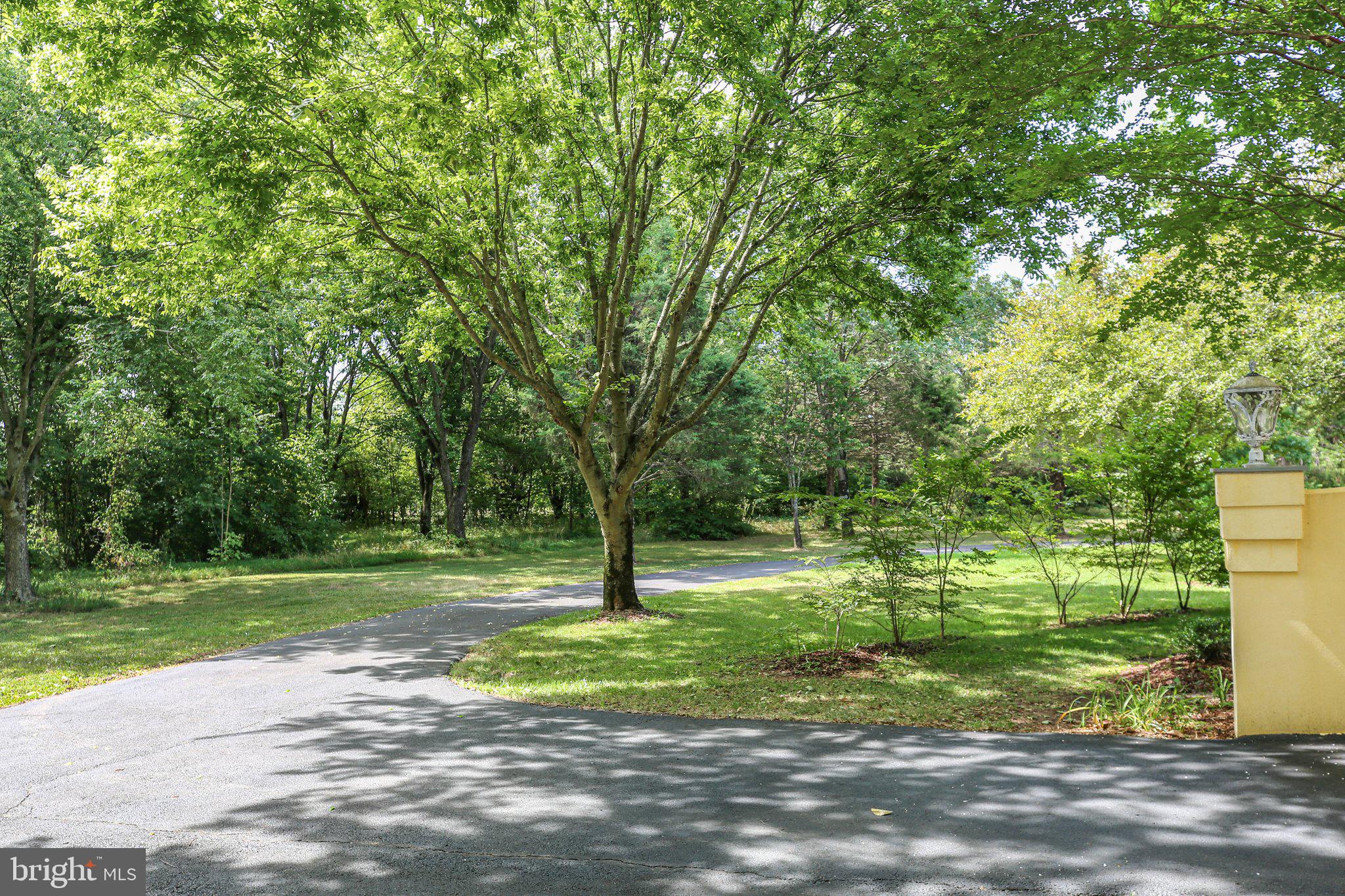 SNOW CREEK - Residential