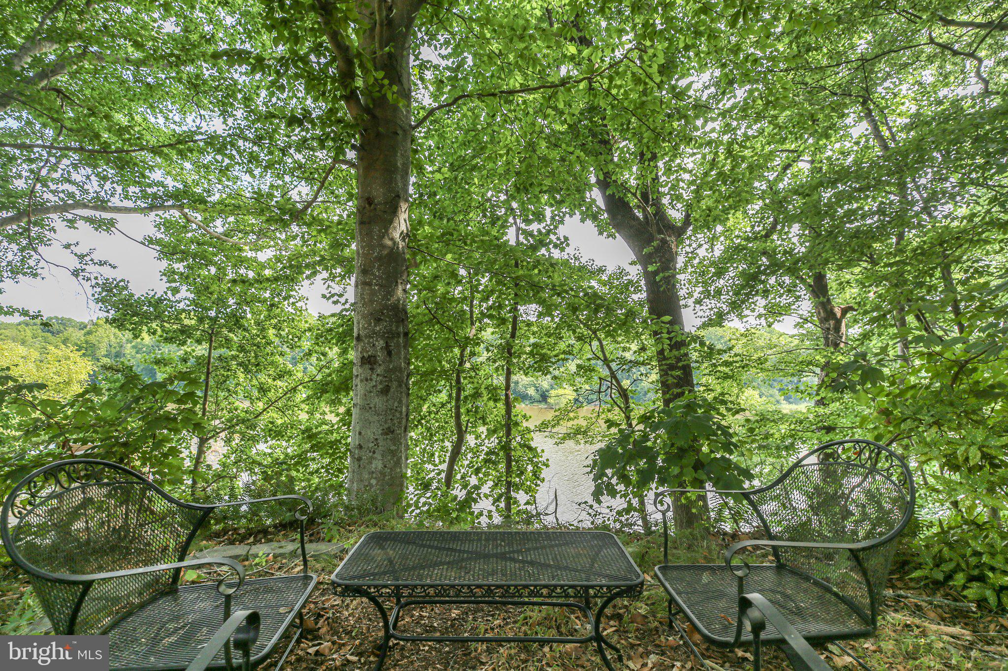 SNOW CREEK - Residential
